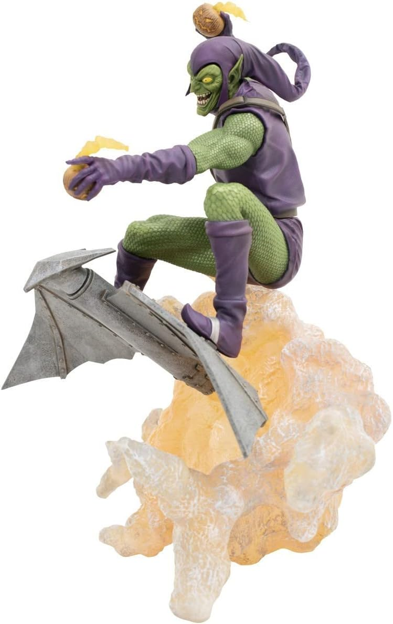Diamond Select Toys Marvel Gallery Green Goblin Deluxe PVC Statue image number 1