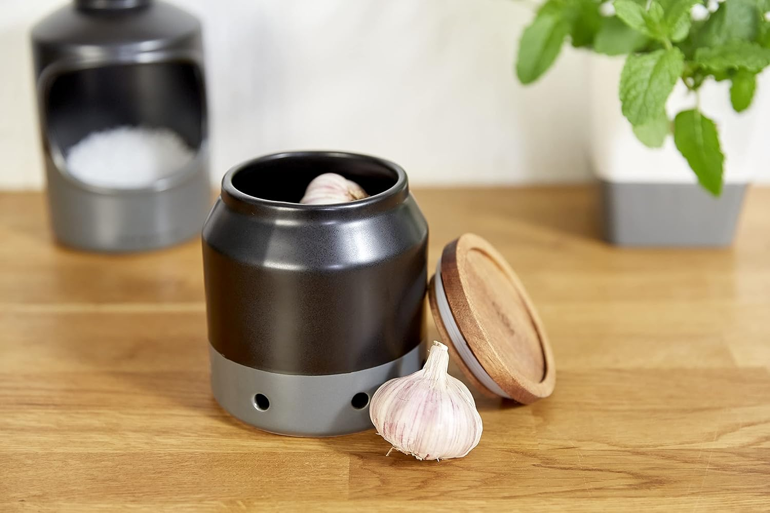 Cole & Mason Elmdon Black/Grey Garlic Keeper, Kitchen Organisation, Storage Pot for Fresh Garlic, Ceramic/Acacia/Silicone, (H) 120 Mm X (D) 110 Mm image number 1