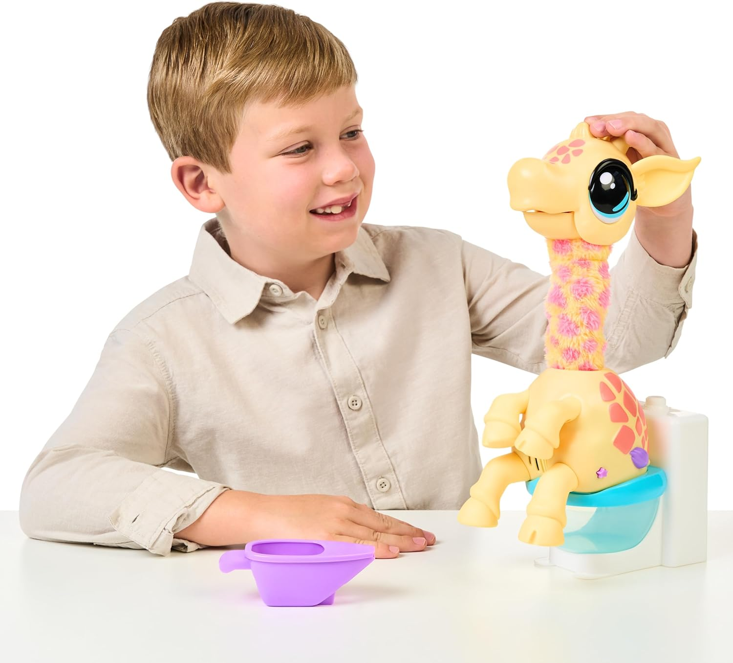Little Live Pets Gotta Go Giraffe Gigi | Interactive Pet - Feeds, Poops Out Magical Poop. Sings & Dances with Wobbly Neck. for Kids Ages 4+. 13Cm/12In Tall. Comes with Toilet. image number 5