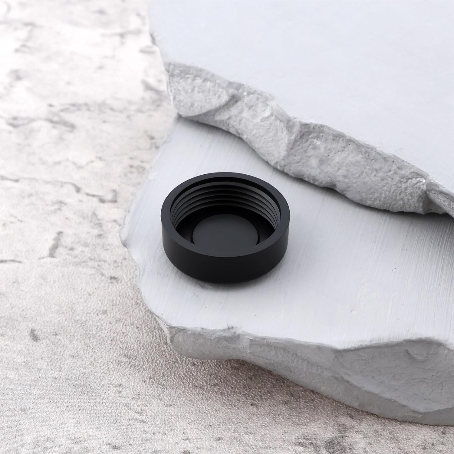 Emagtech 4X Carbon Brush Fixing Cover 643807-7 Compatible with Makita DCS552 DCS550 DSS500/501 BSS500/501 image number 1