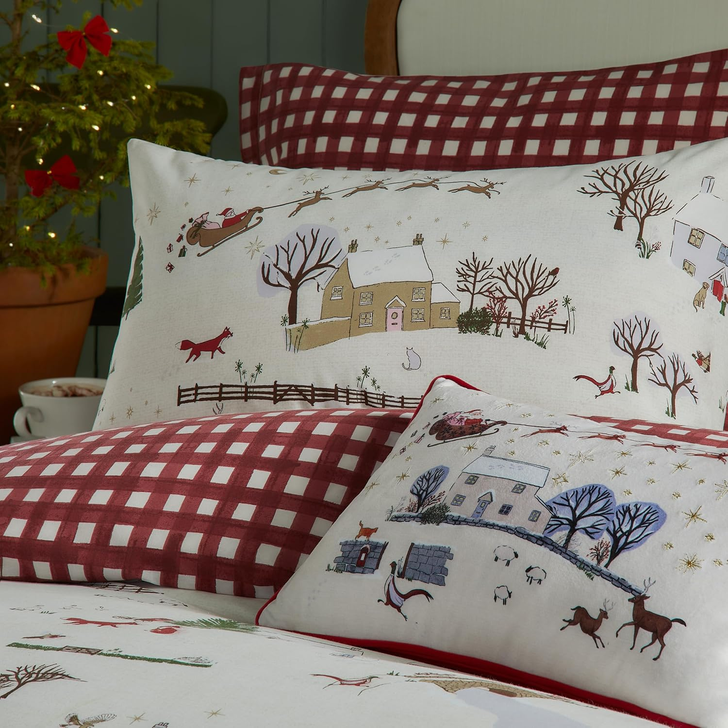Furn. Cotswolds Christmas Duvet Cover Set &ndash; Reversible Gingham Design Bedding (Cream/Burgundy - Single) image number 4
