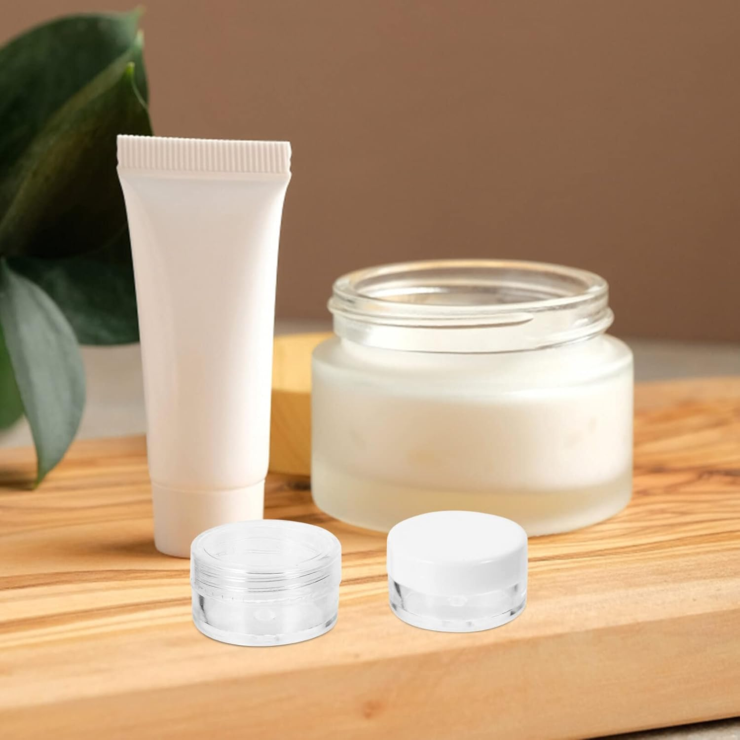 Alipis Small round Travel Cream Containers 5G Refillable Plastic Jars with Seal Lids for Facial Skincare Makeup Storage and Portable Sub Containers image number 1
