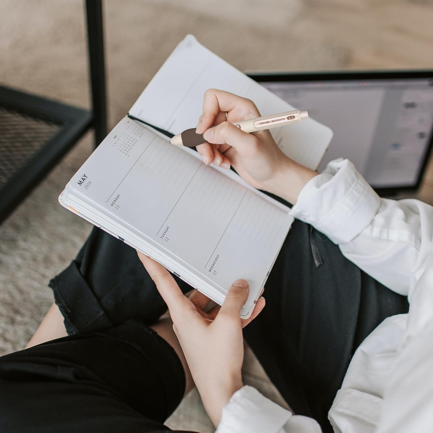 BAYTORY 5Pcs Gel Pens, Quick Dry Ink Pen Fine Point Black 0.5Mm, Aesthetic Stuff Retractable Rolling Ball Gel Pen Smooth Writing for School Supplies Journaling (Coffee) image number 3