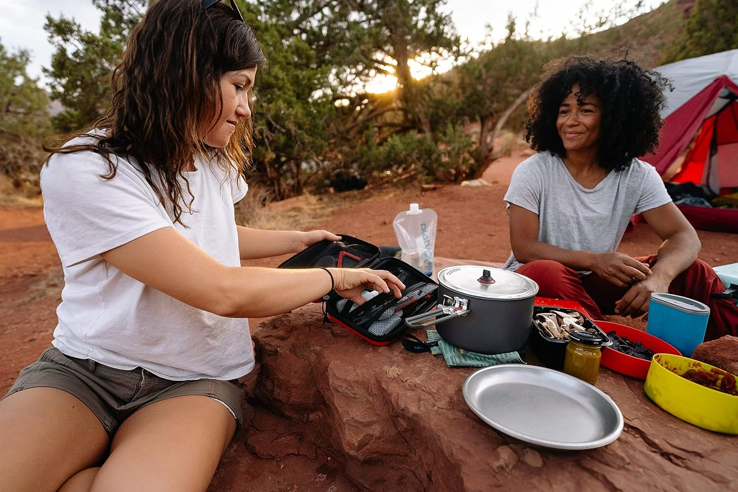 MSR Alpine Deluxe Kitchen Set, Red/Black image number 4