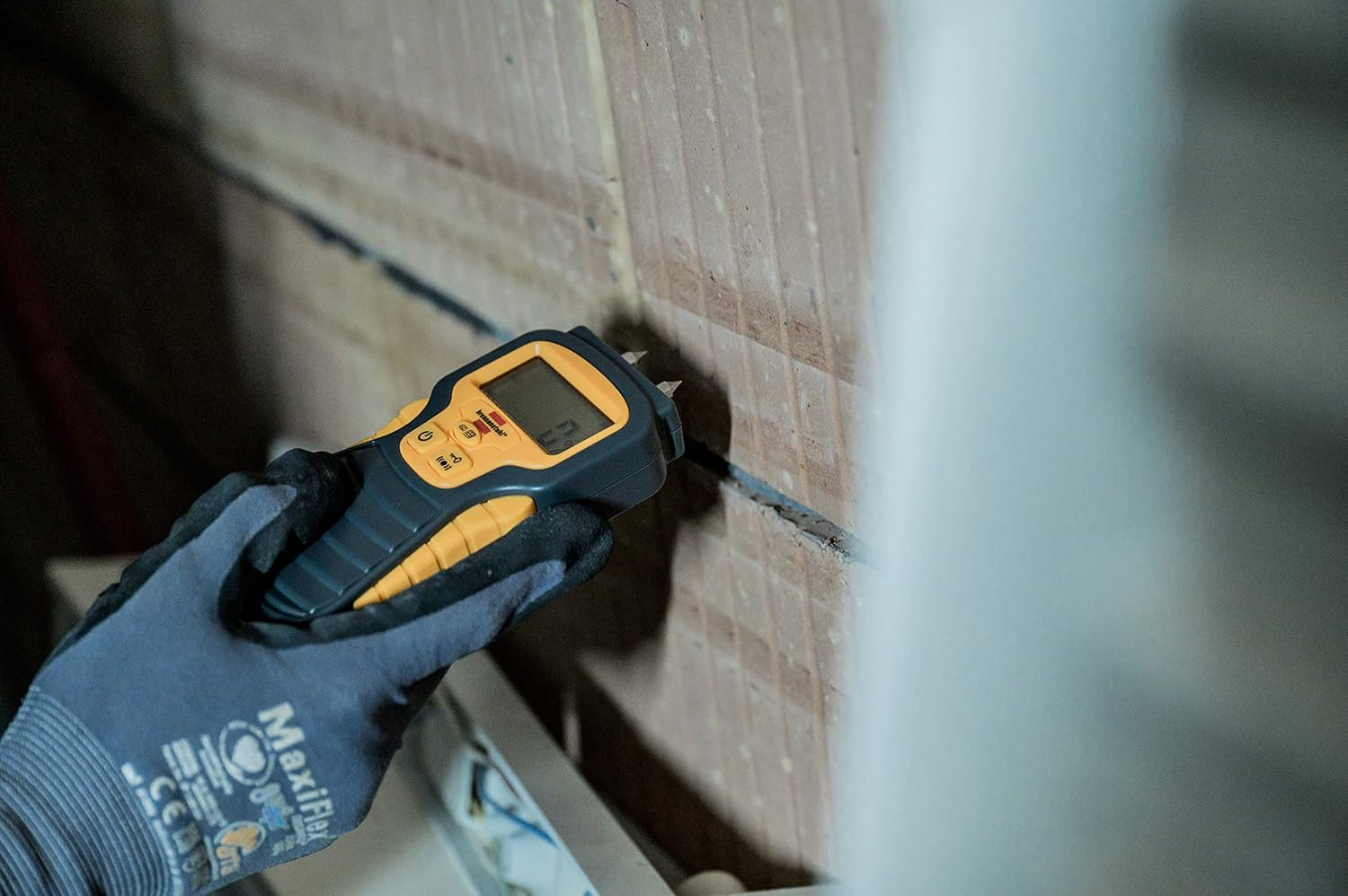 Brennenstuhl Moisture Detector MD (Moisture Meter for Wood/Walls/Building Material, with LCD Display) Anthracite/Yellow image number 1