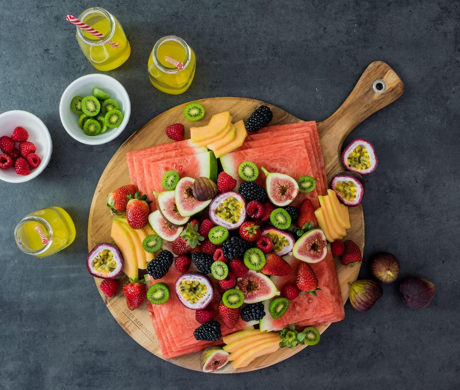 Peer Sorensen round Paddle Serving Board, 54.5 X 40.5 X 1.2Cm, Acacia Wood image number 3