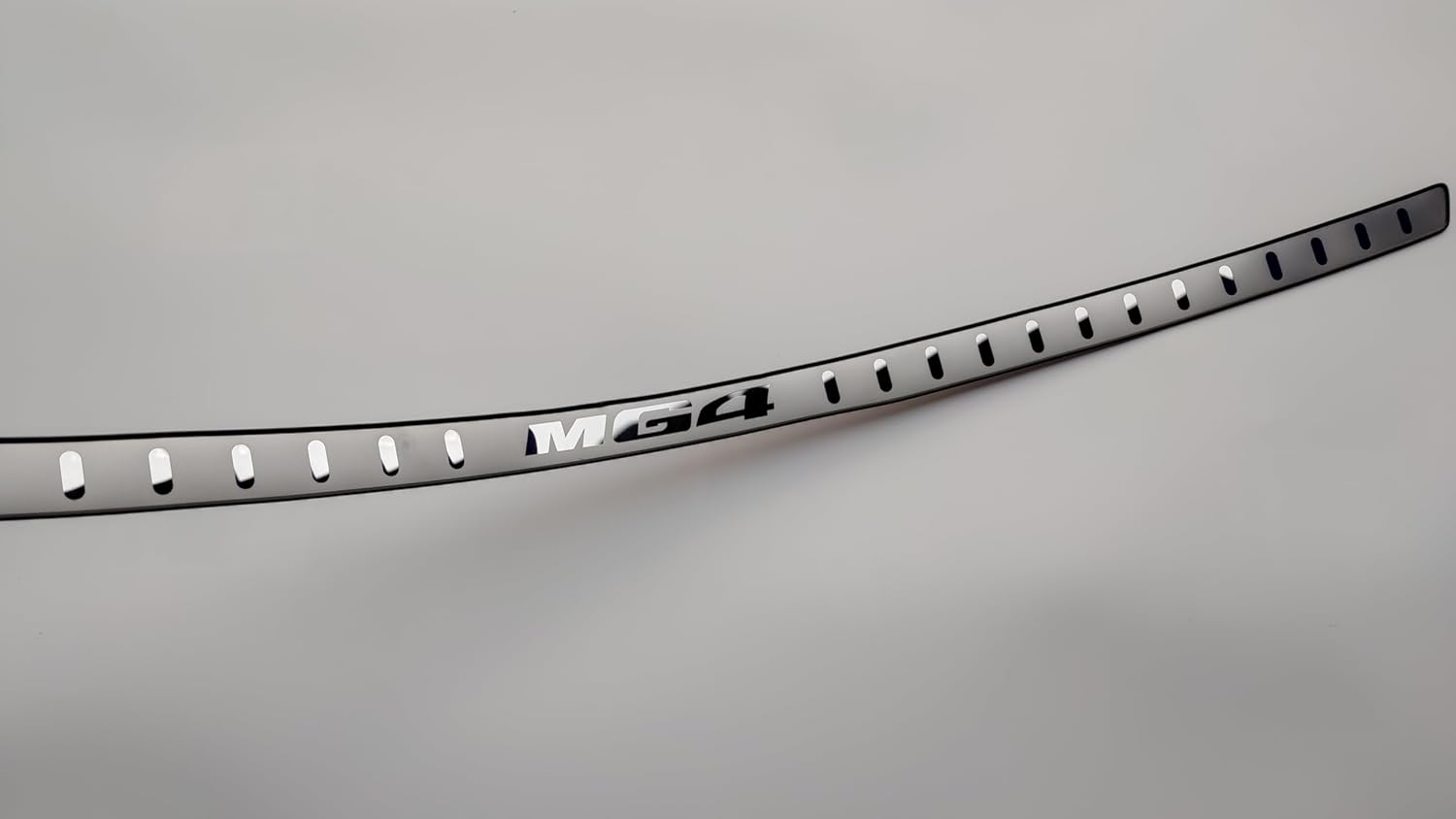 GZBFTDH Car Stainless Steel Rear Bumper Protector, for MG 4 MG4 2022 2023 2024 Accessories, Auto Parts Tailgate Back Trunk Door Sill Cover Scuff Plate Strip Guard Protection image number 5