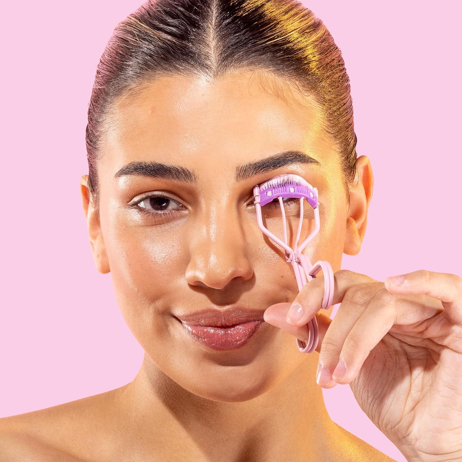 THE QUICK FLICK Eyelash Curler, Stainless Steel Eyelash Curler with Comb, Safe & Gentle on All Eye Shapes, Pink Eyelash Curlers for Separated & Curled Lashes, Travel-Friendly Eyelashes Curler image number 2