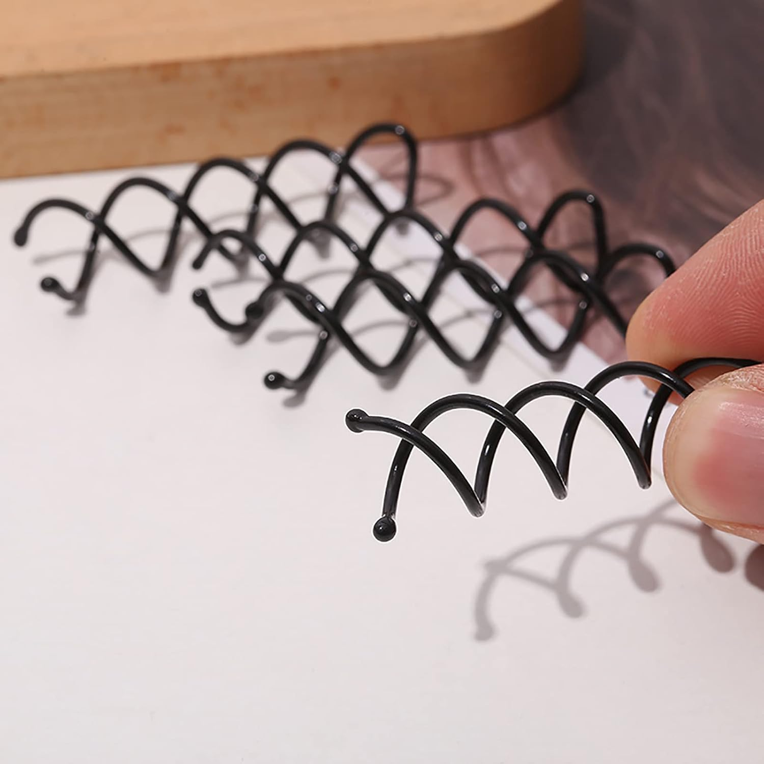 WUDQIJI Spiral Pin Spin Clip Pack of 20 Black Spiral Hair Clips Bun Hair Pin Spiral Hair Pins Spiral Hair Pins Clips for DIY Hair Style Hair Styling image number 6