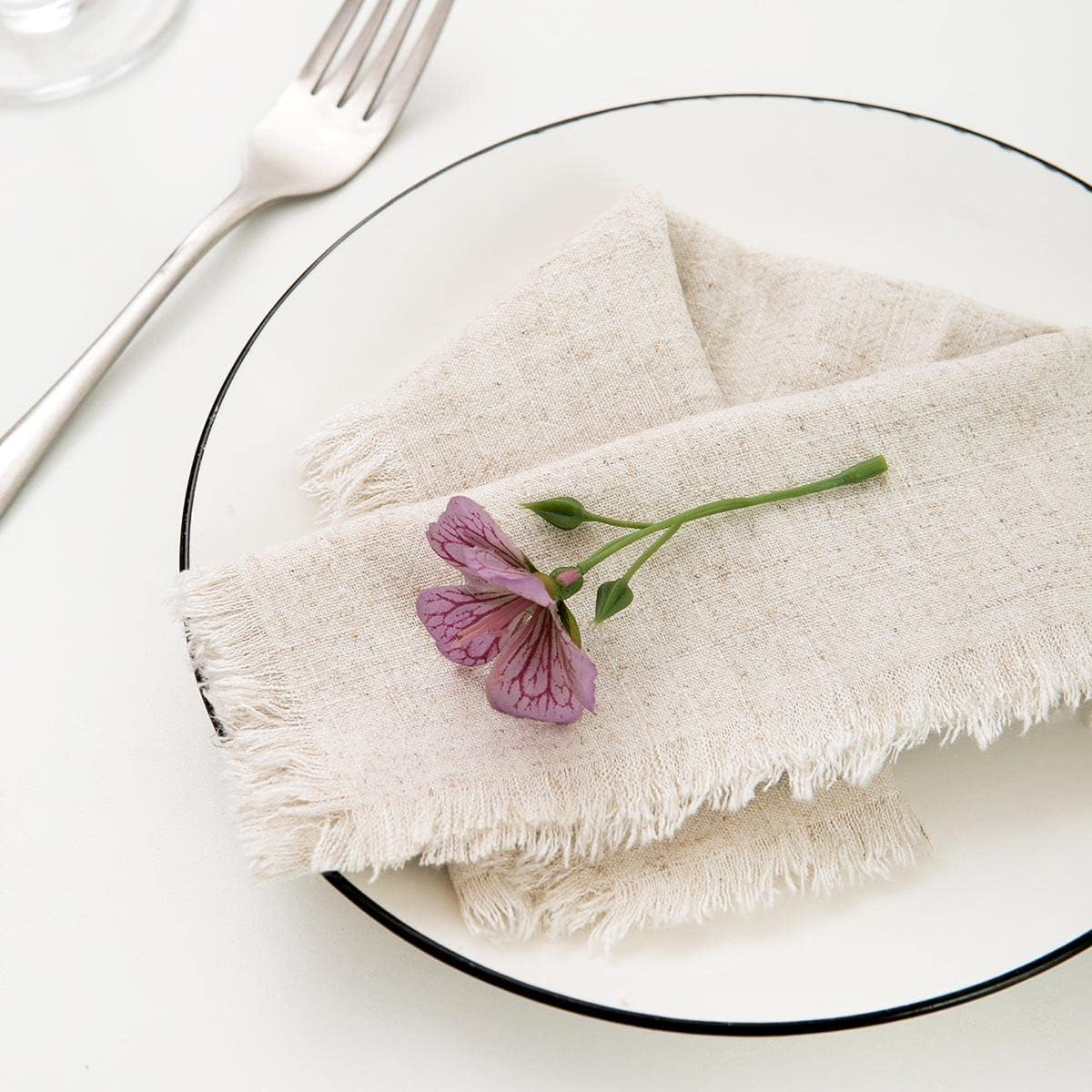 CHUQING Green Cotton Linen Napkins with Fringe Cloth Napkins Cloth Set of 4 Boho Table Dinner Napkins 18 X 18 Inch image number 4