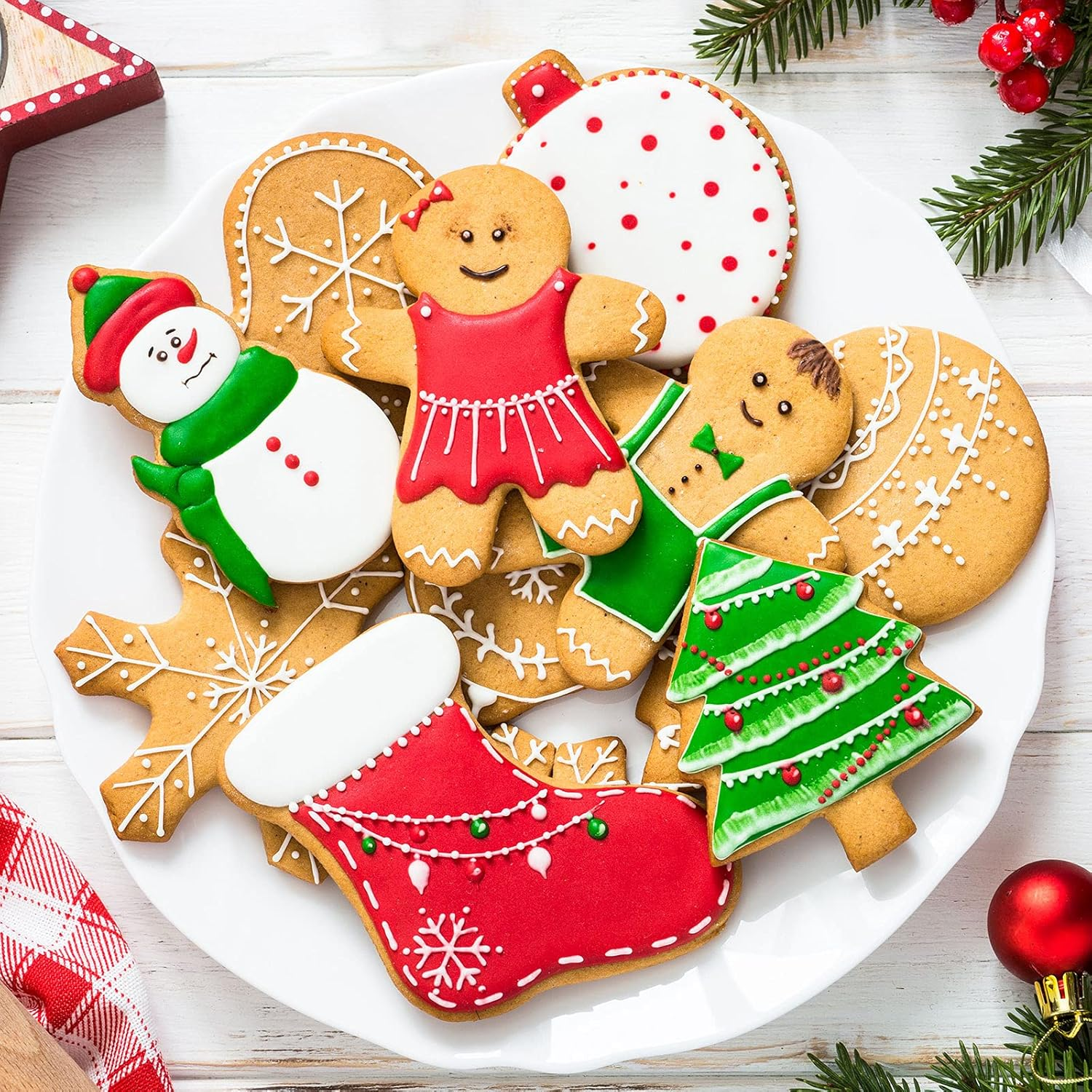 30 Pieces Christmas Cookie Stencils Templates Decorations Christmas Coffee Baking Painting Mold Tools Plastic Cookie Coffee Decorating Stencils Reusable Xmas Baking Tools for Christmas Baking DIY image number 5