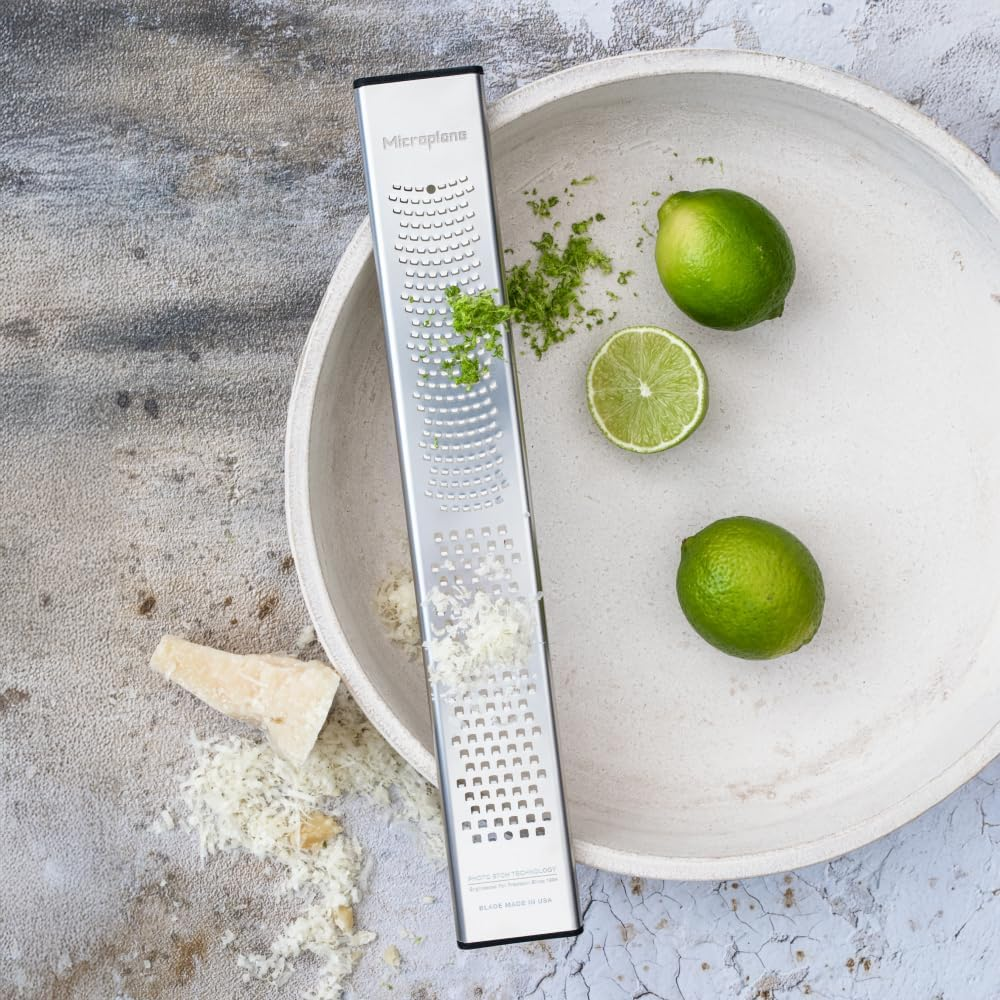 Microplane Dual Blade Zester and Coarse Grater - Ultra-Sharp Stainless Steel Blade, Ideal for Zesting Citrus, Grating Hard Cheeses, & Shaving Chocolate, Non-Scratch Tabs, Reusable Protective Cover image number 3