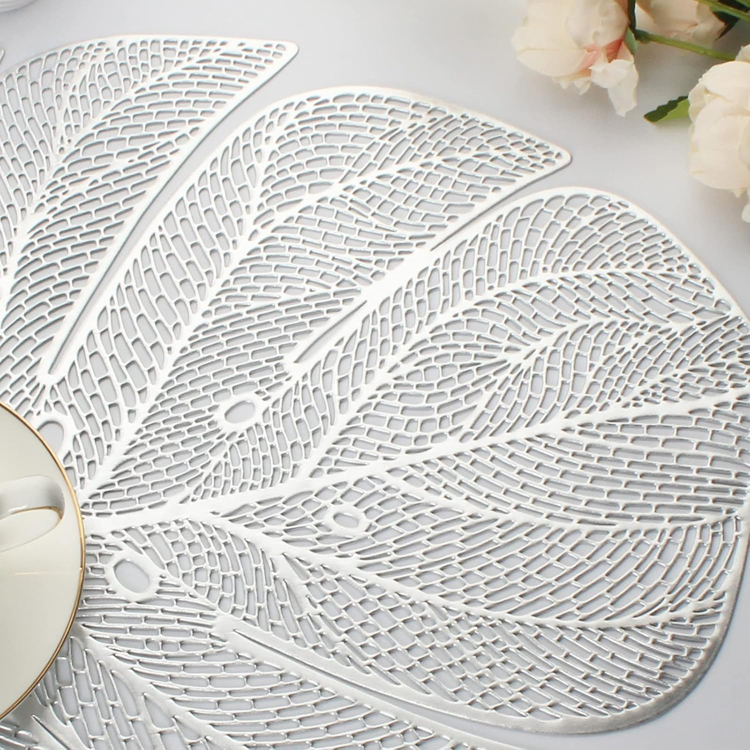 Evevda Silver Leaf Shaped Vinyl Placemats Set of 4 Metallic Plastic Place Mats Wipeable 4Pcs Table Mats for Wedding Anniversary Dinner Table Decoration Mats(17.7X13.8Inch/45X35Cm) image number 3