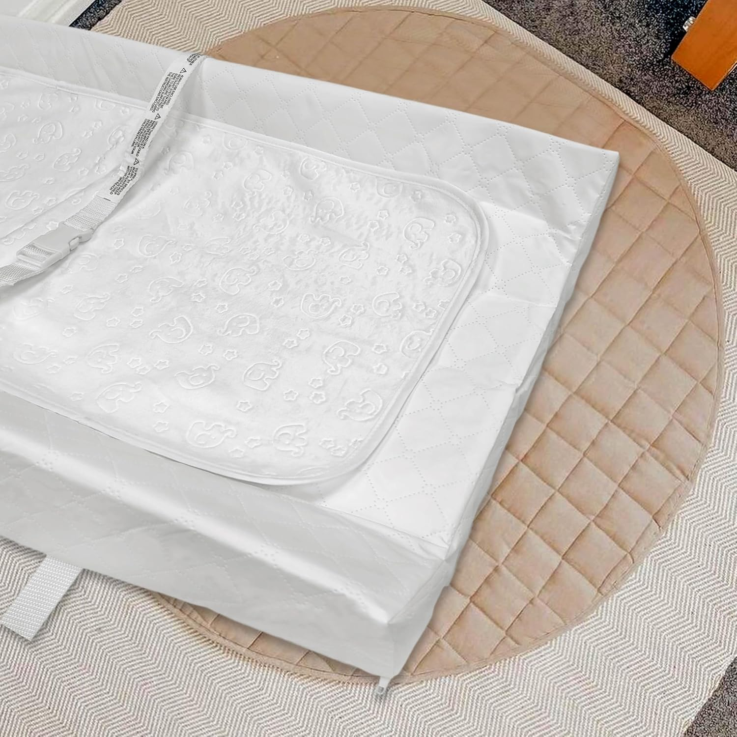 Fond + Found Contoured Diaper Changing Pad with 3 Pack Ultra Soft Plush Liners, Baby Changing Mat Cover Waterproof Hypoallergenic Washable image number 5