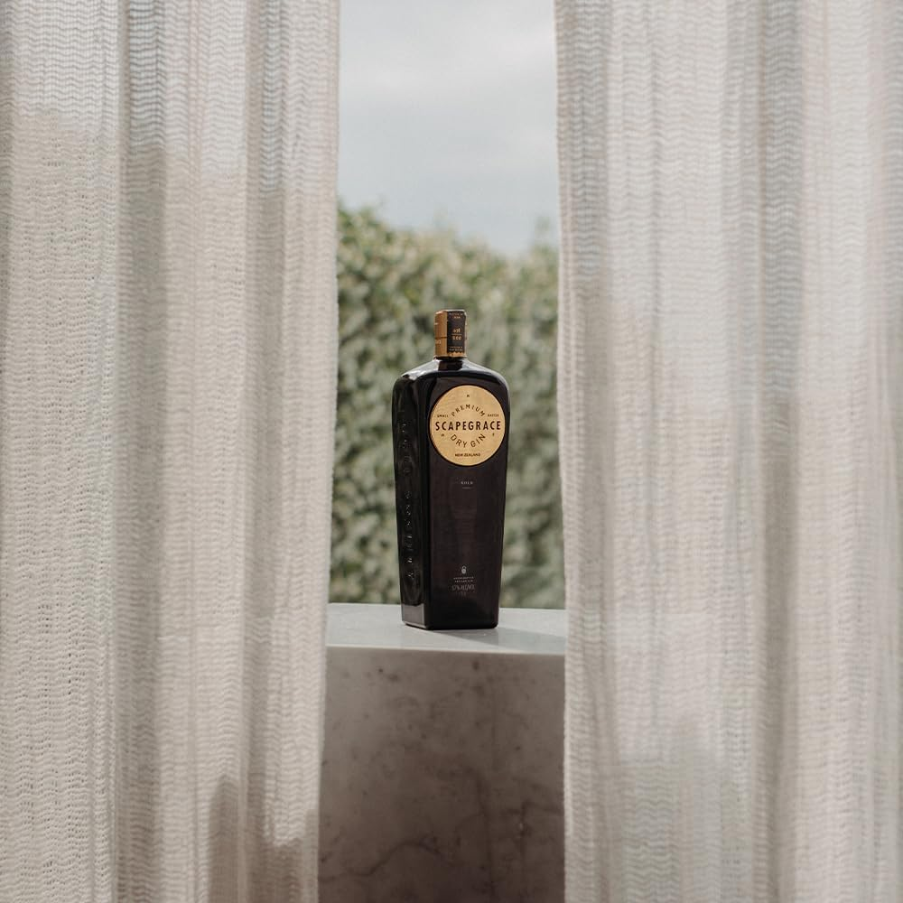 SCAPEGRACE Gold 57% - Premium Dry Gin - Small Batch - Navy Strength - Distilled with Glacier Water - 70Cl image number 1