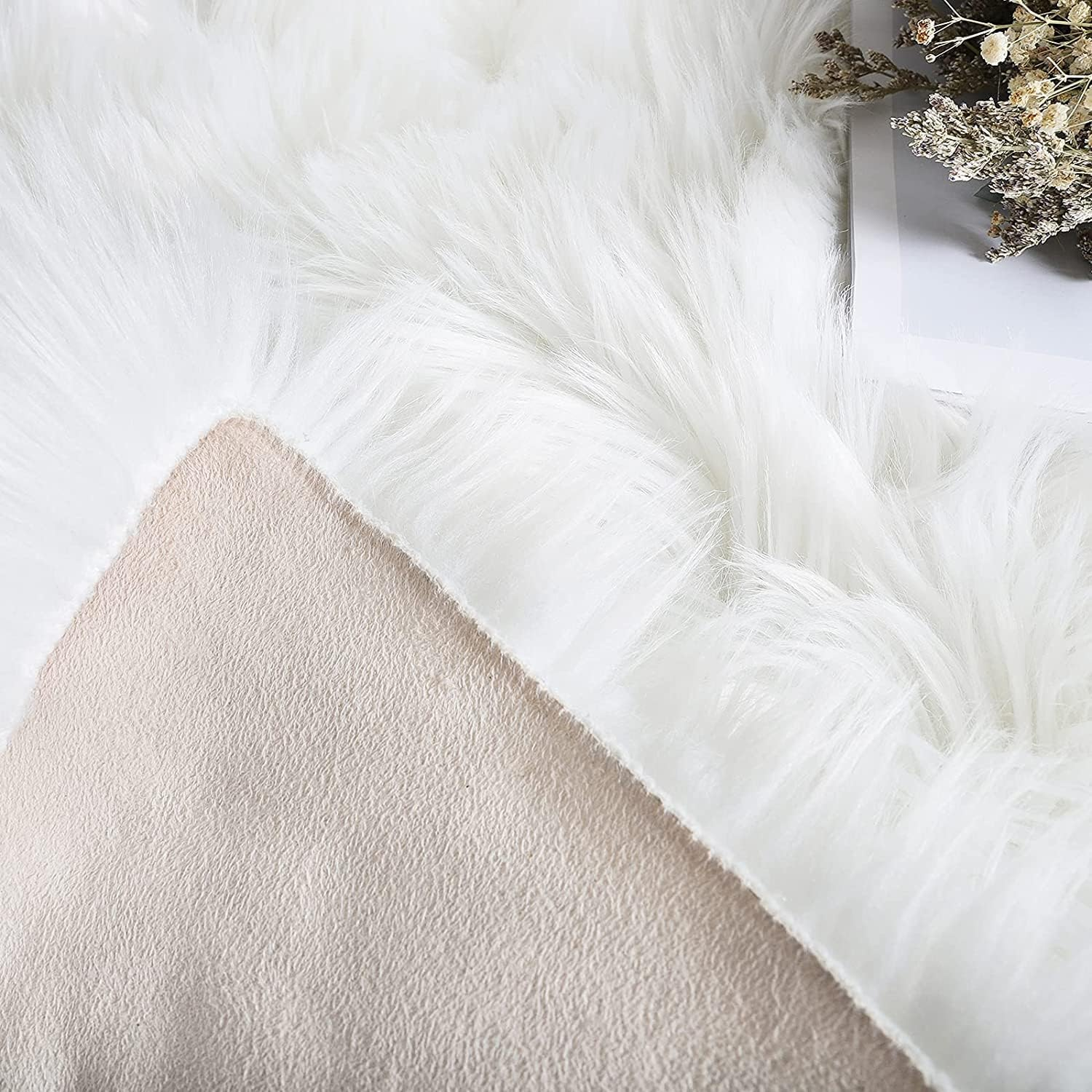 Soft Faux Sheepskin Fur Rug Fluffy Faux Fur Area Rug round Floor Mat Luxury Carpet Chair Cover Seat Pad for Holiday Chistmas Tree Skirt Shaggy Rug Bedroom Sofa Living Room (90Cm, White) - White image number 4