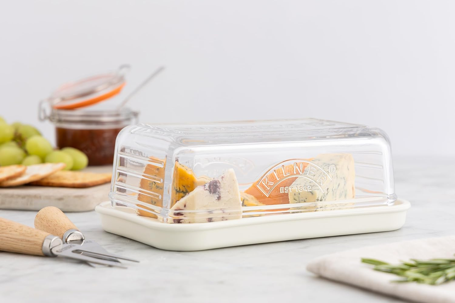 Kilner Cheese Jar with Lid and Ceramic Base, Glass Dome with Removable Silicone Seal for Odour-Proof Storage of Cheese, Cold Cut Box Glass, 8.5Cm X 23.4Cm X 15.3Cm image number 4