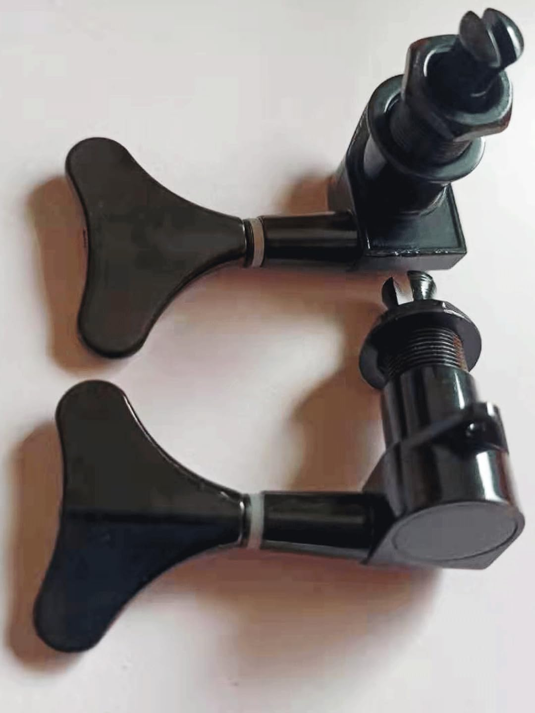 Sdwutong 4R Sealed Bass Guitar Tuning Pegs Keys 2R2L Machine Head Tuners for Precision Bass and Jazz Bass, Black image number 3