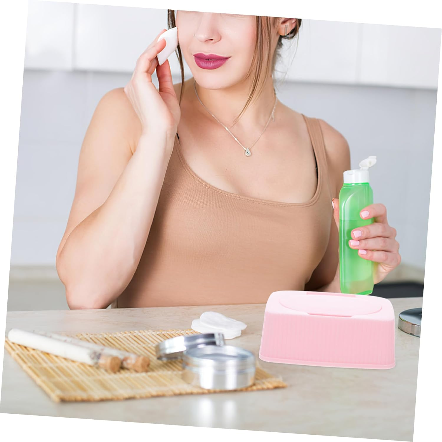 Wet Wipes Storage Box Wipes Dispenser for Home and Travel Moist and Fresh image number 3