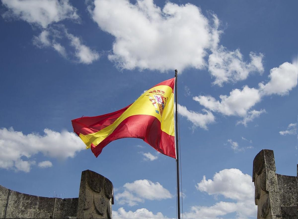 Spanish Flag 90 * 150 Cm,Spain Flag,Polyester Thickness, Fade Resistant, Brass Grommets, Canvas Header, Indoor/Outdoor, Vibrant Colors,Not Fear of Rain and Snow image number 1