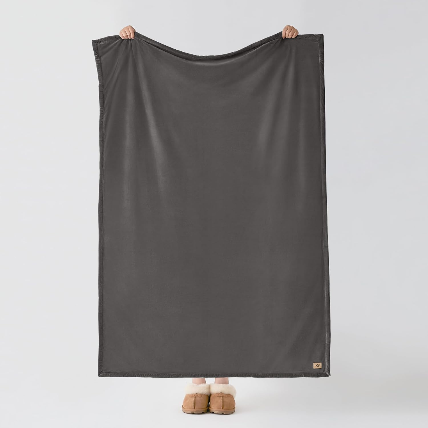 UGG 23858 Bliss Sherpa Fully Reversible Throw Blanket for Couch or Bed Machine Washable Easy Care Soft Plush Luxury Oversized Accent Blankets, 70 X 50-Inch, Charcoal image number 2