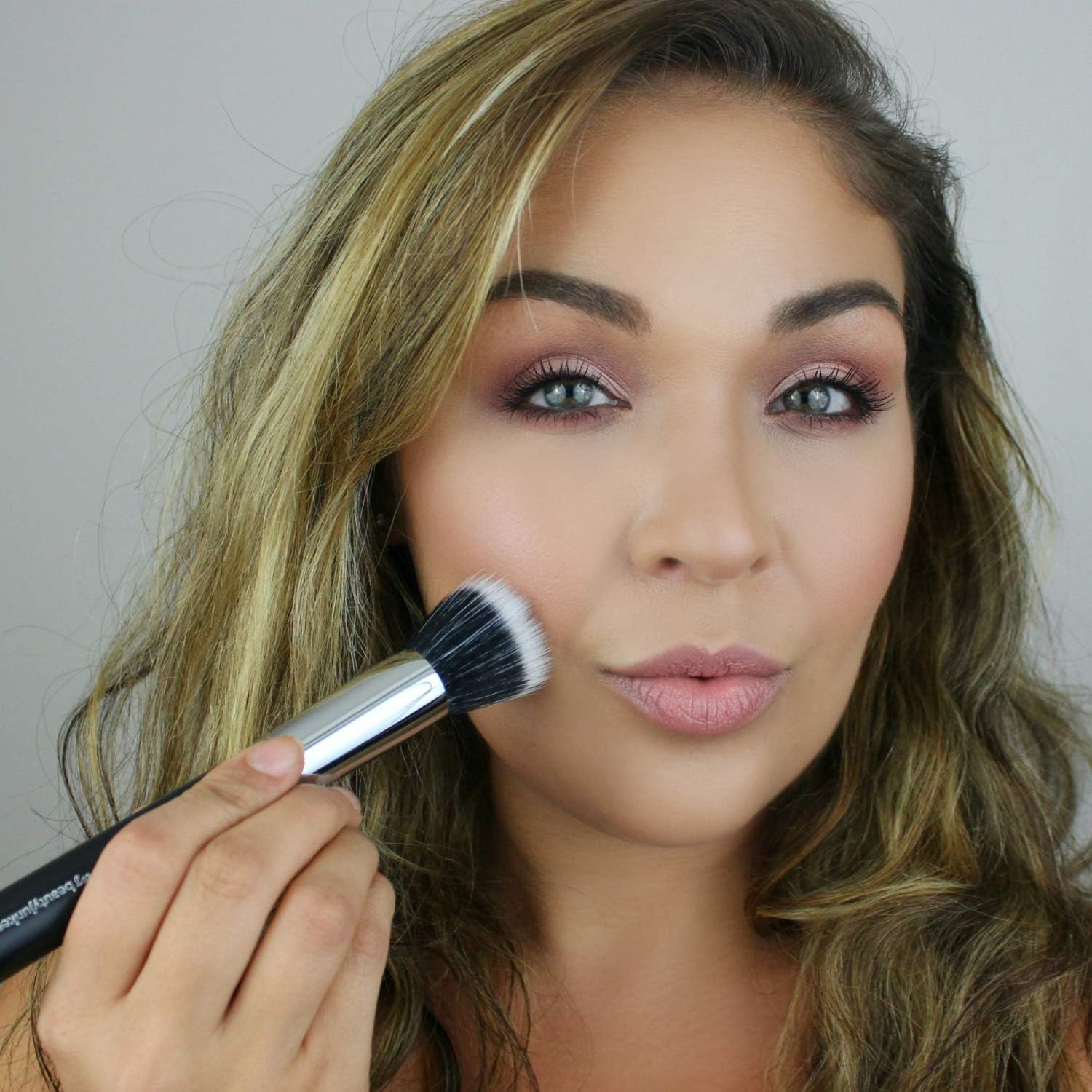 Beauty Junkees Pro Duo Fiber Large Stippling Makeup Brush to Blend Liquid Foundation for a Sheer Flawless Skin Perfecting Finish, Synthetic, Vegan, Cruelty Free image number 4