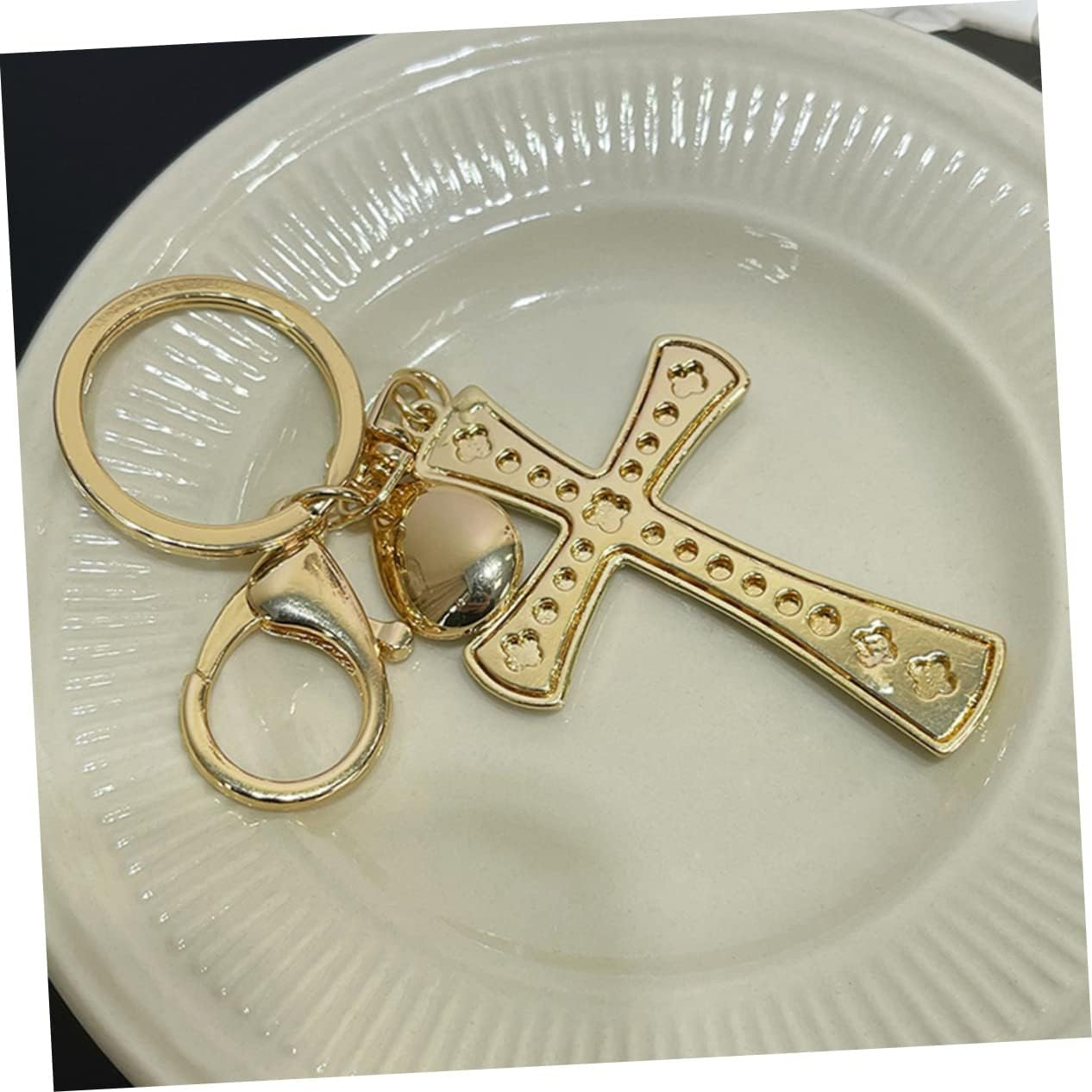 Amosfun Handmade Cross Keyring Cool Keychain for Bag Pendant Decorative and Practical image number 5