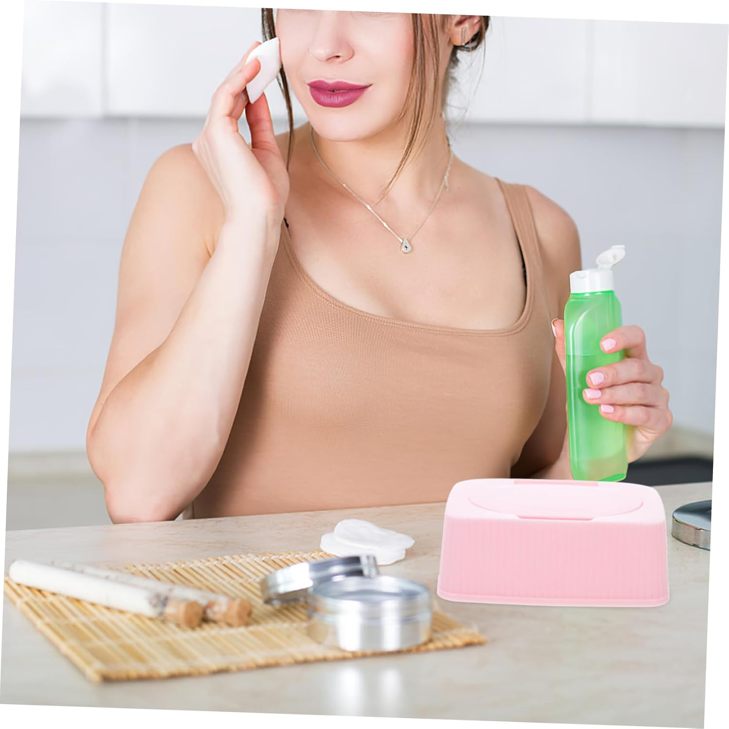 Baby Wipes Storage Box Flip Lid, Dustproof Plastic Wet Tissue Container, Nursery and Travel Dispenser, Keeps Baby Wipes Moist and Fresh, Pink