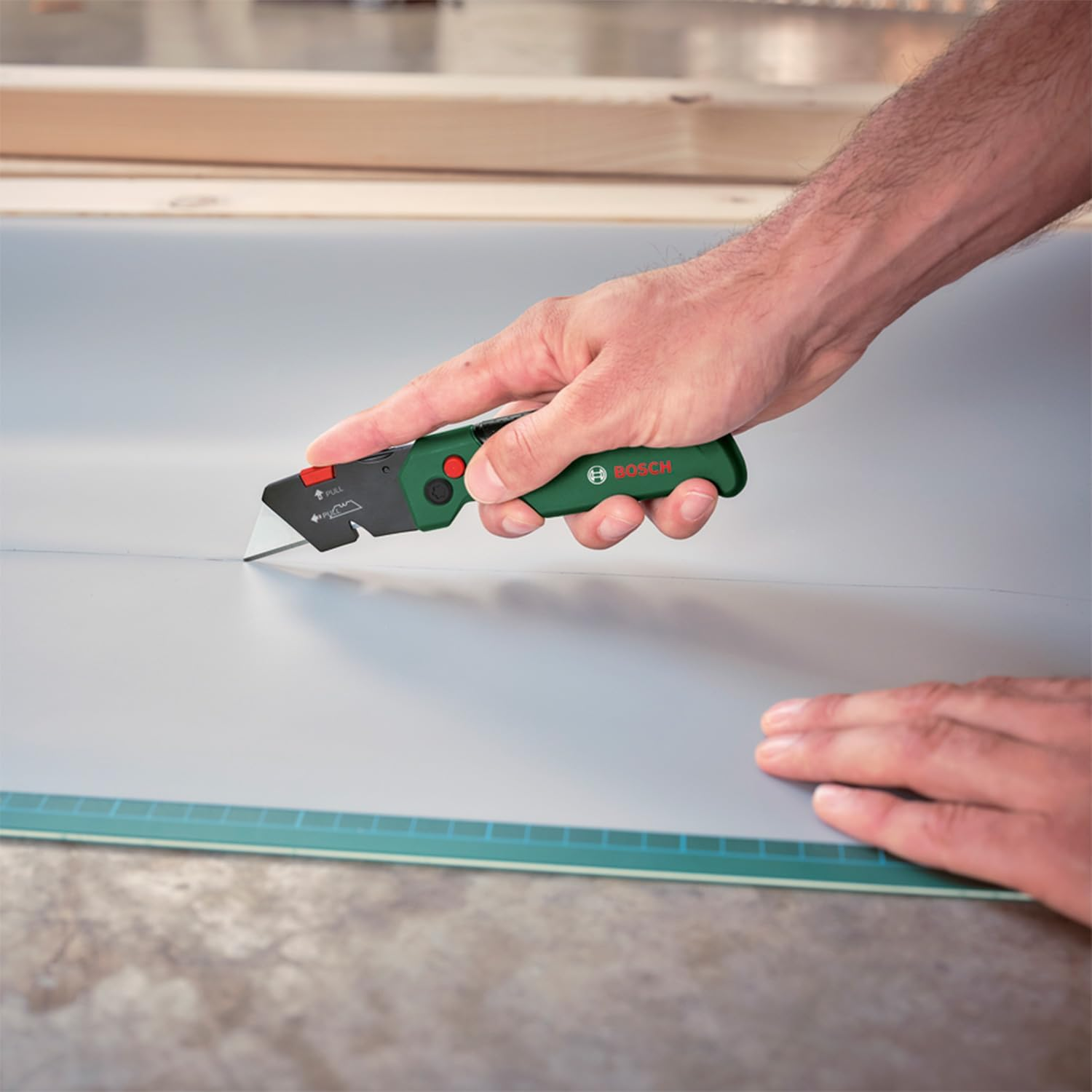 Bosch Folding Knife Premium Set (Compact Folding Knife; Stainless Steel; One-Handed Opening; Fast Blade Change; Belt Clip; 13X Blades; Storage Bag) - Amazon Edition image number 5