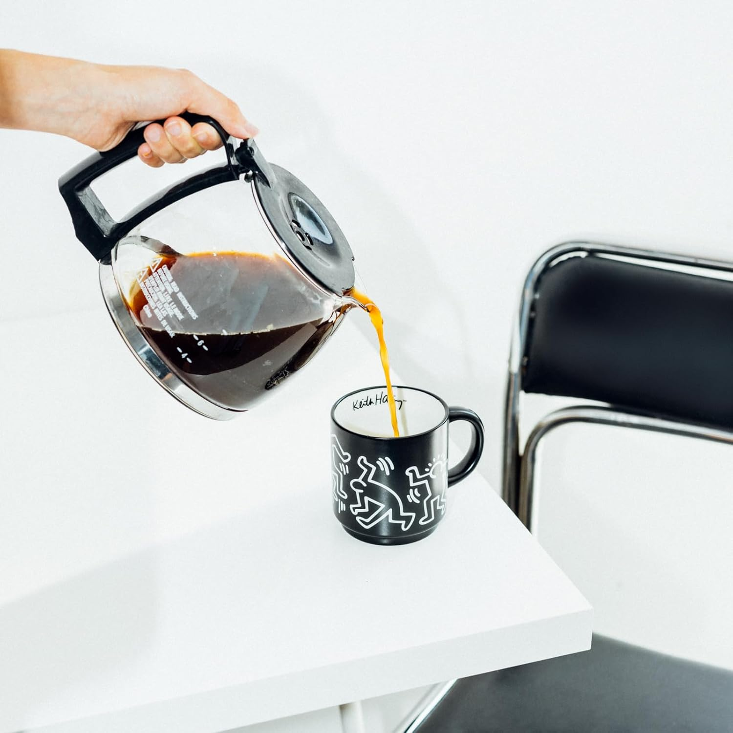 Grupo Erik Mugs Set of 4 Keith Haring | Stacking Mugs with Stand 10.8 Oz - 300Ml Coffee Cups Espresso | Graffiti Art Gifts for Friends, Cool Gifts for Men & for Women image number 5