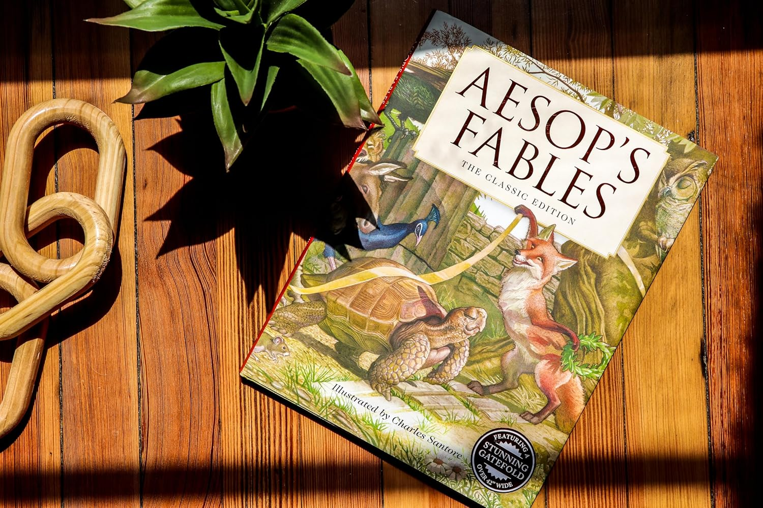 Aesop'S Fables Hardcover: the Classic Edition by the New York Times Bestselling Illustrator, Charles Santore