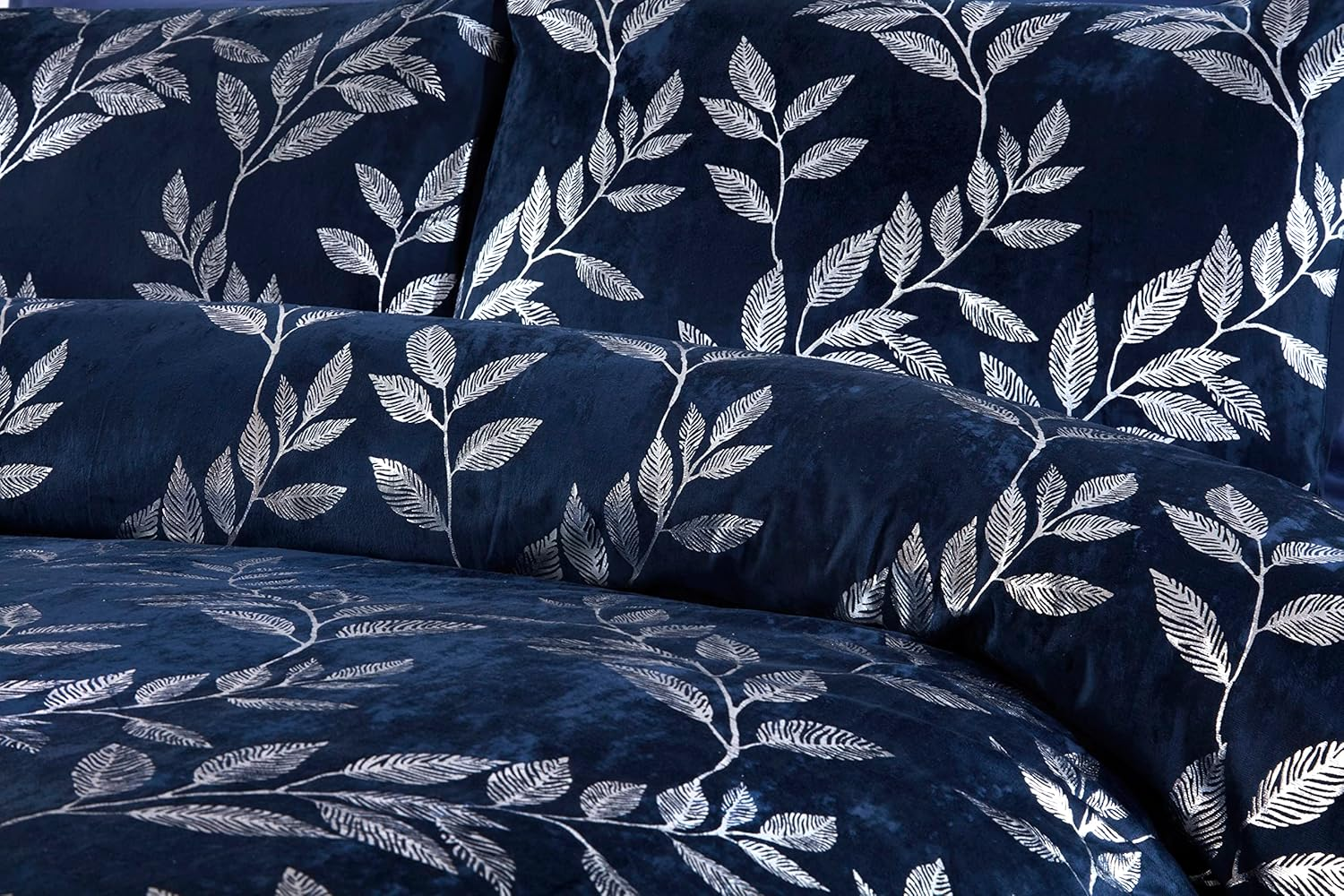 Rapport Home Navy Blue Bedding Set Elegant Floral Foil Printed Duvet Cover Set Super King Crushed Velvet Quilt Cover Set (260 X 220 Cm) image number 4