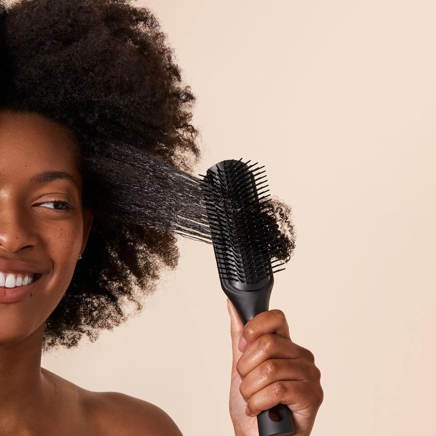 PATTERN Beauty by Tracee Ellis Ross Shower Brush, Great for Curly Hair 3A to 4C, Coilies and Tight-Textured, 3A to 4C image number 5