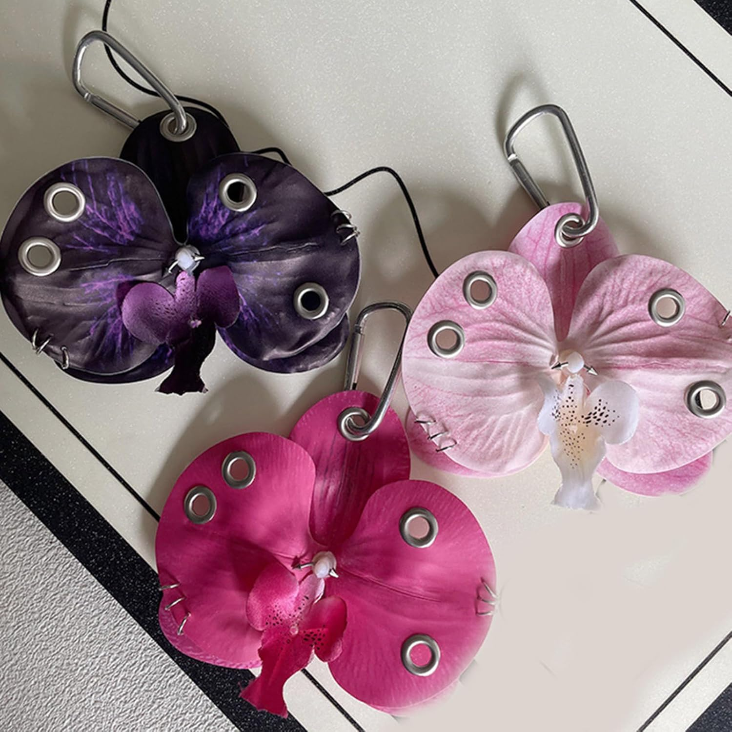 [Xinsheinelry] Artistic Pharaenopsis Shape Reusable Structure Key Chain Pendant Elegant Design Ornament for Practical Decoration Solutions - A image number 4