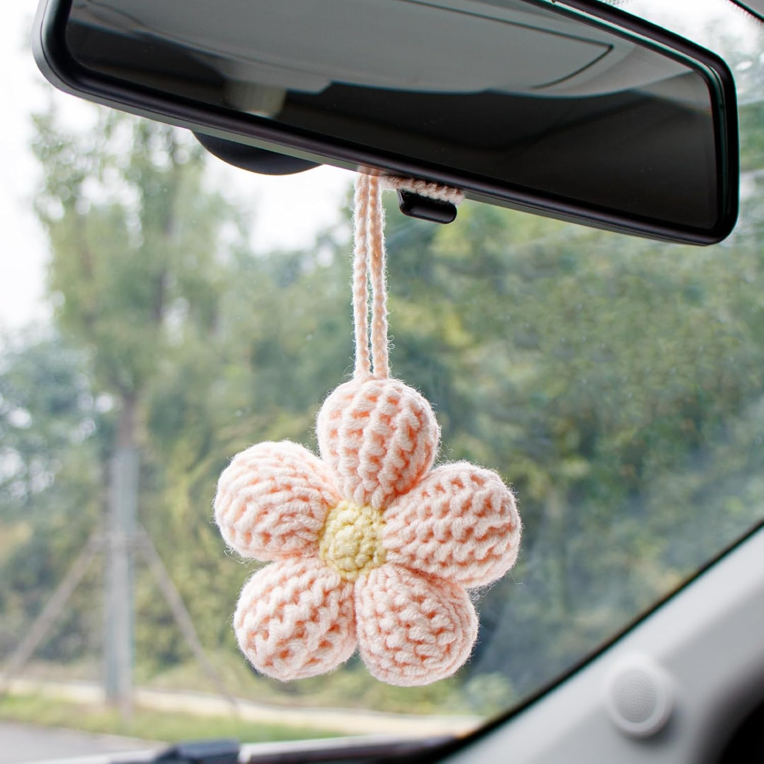 Wagtune Cute Crochet Flower Car Accessories for Women Rear View Mirror Accessories Handmade Knitted Daisy Car Decor Car Accessories Aesthetic Car Mirror Hanging Accessories(White)