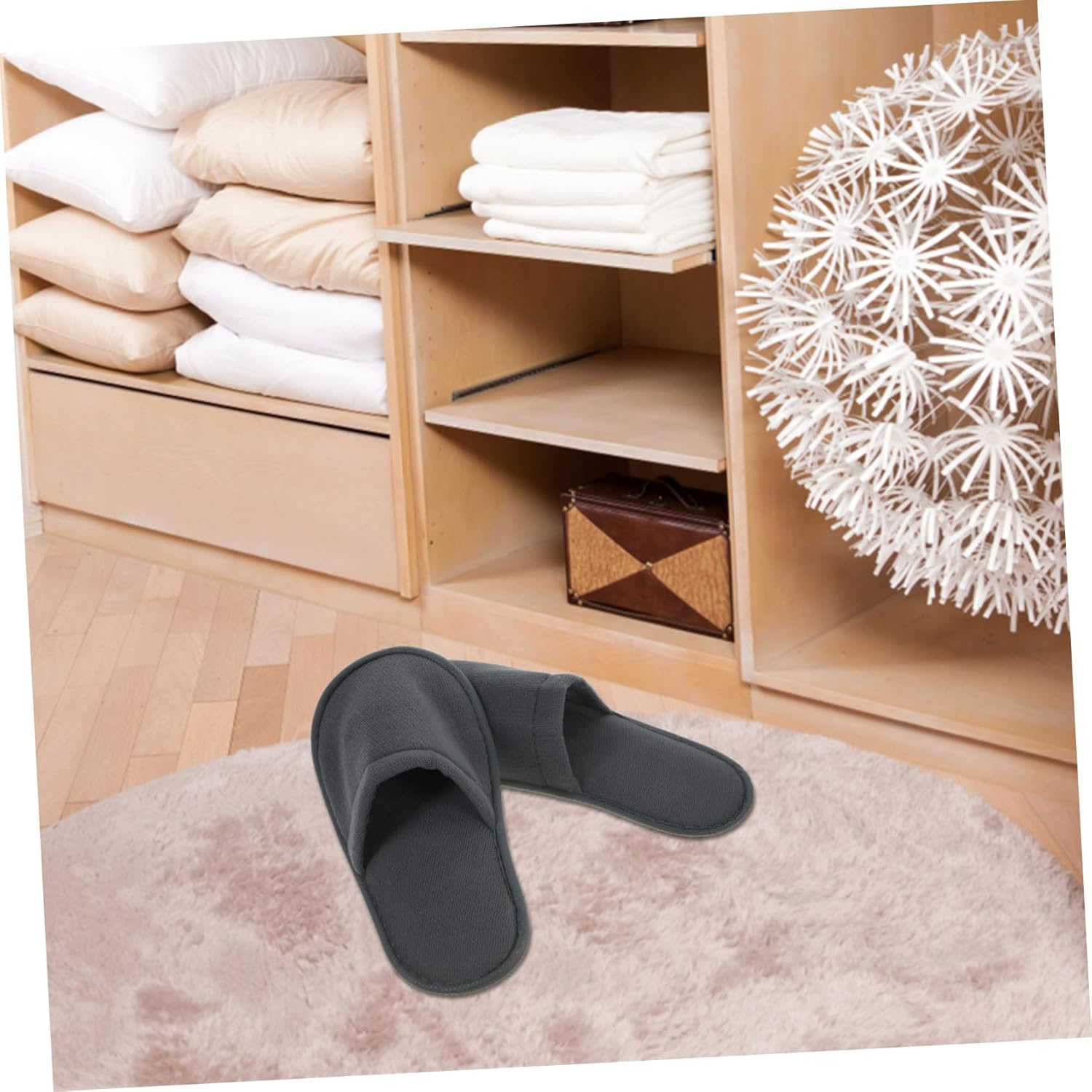 BATHVEVE 6Pairs Comfortable Slippers for Home Travel Disposable Indoor Slippers for Men Women image number 4