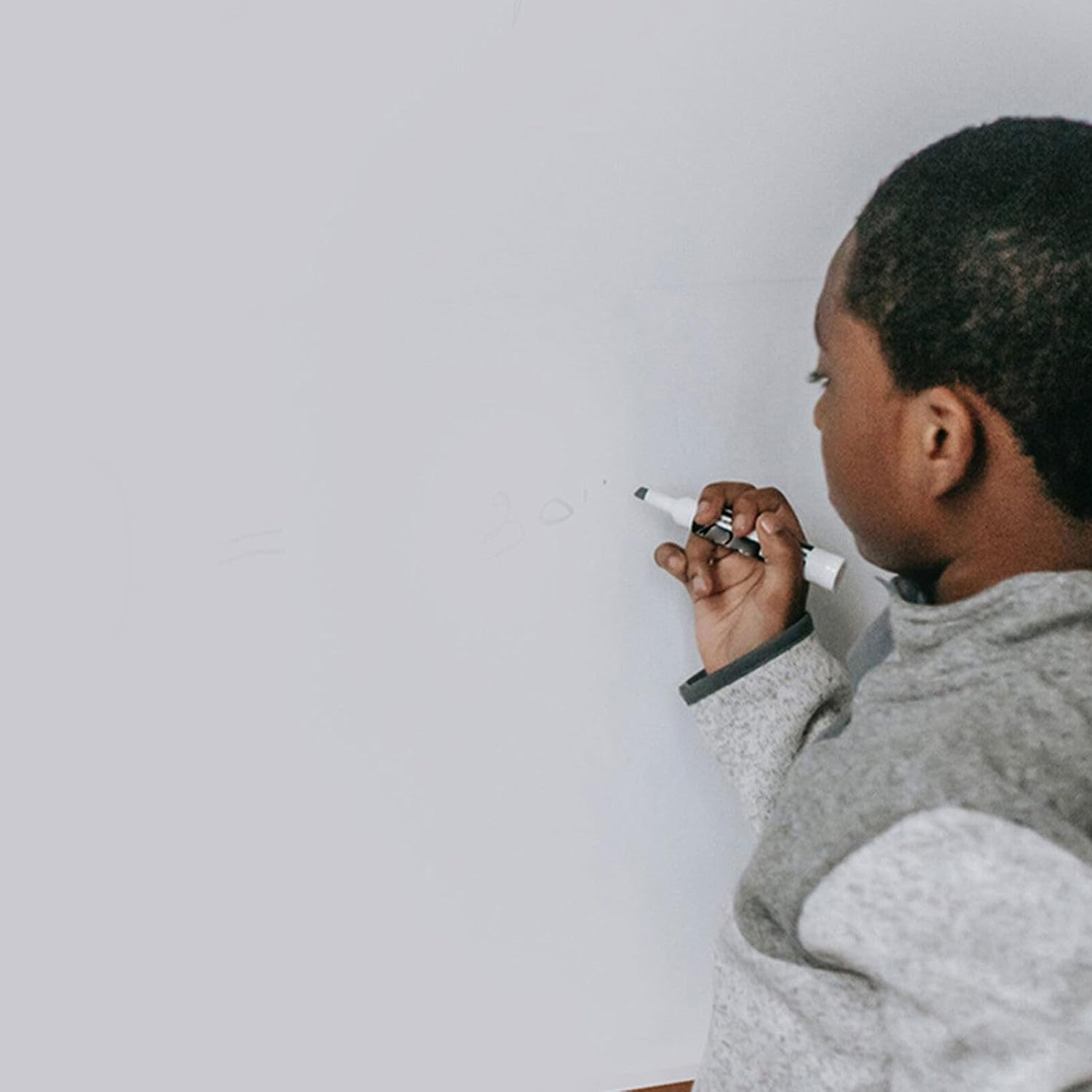 TEHAUX Sticky Dry Erase White Boards, Office Whiteboard Sticker Dry Erase Sheet Sticker Reusable Blackboard Sticker White Board Roll for Home Office Classroom image number 4