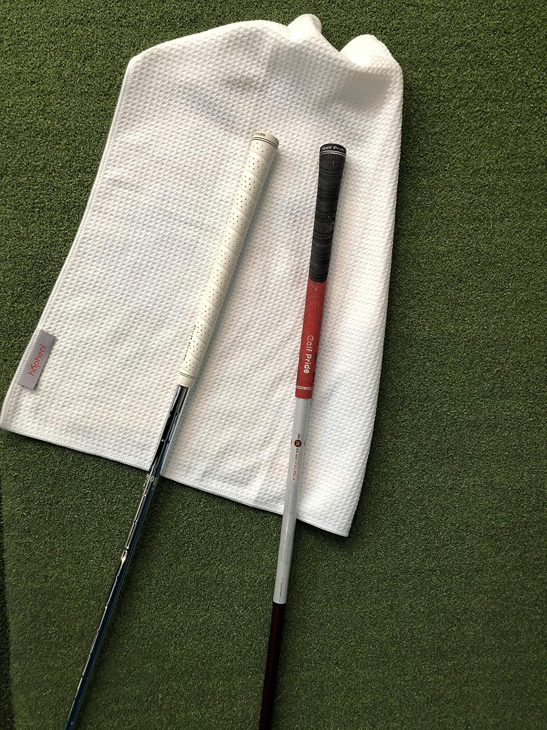 Golf Towel 16" X 21" Tri-Fold Microfiber Waffle with Carabiner Clip (2 White) image number 5