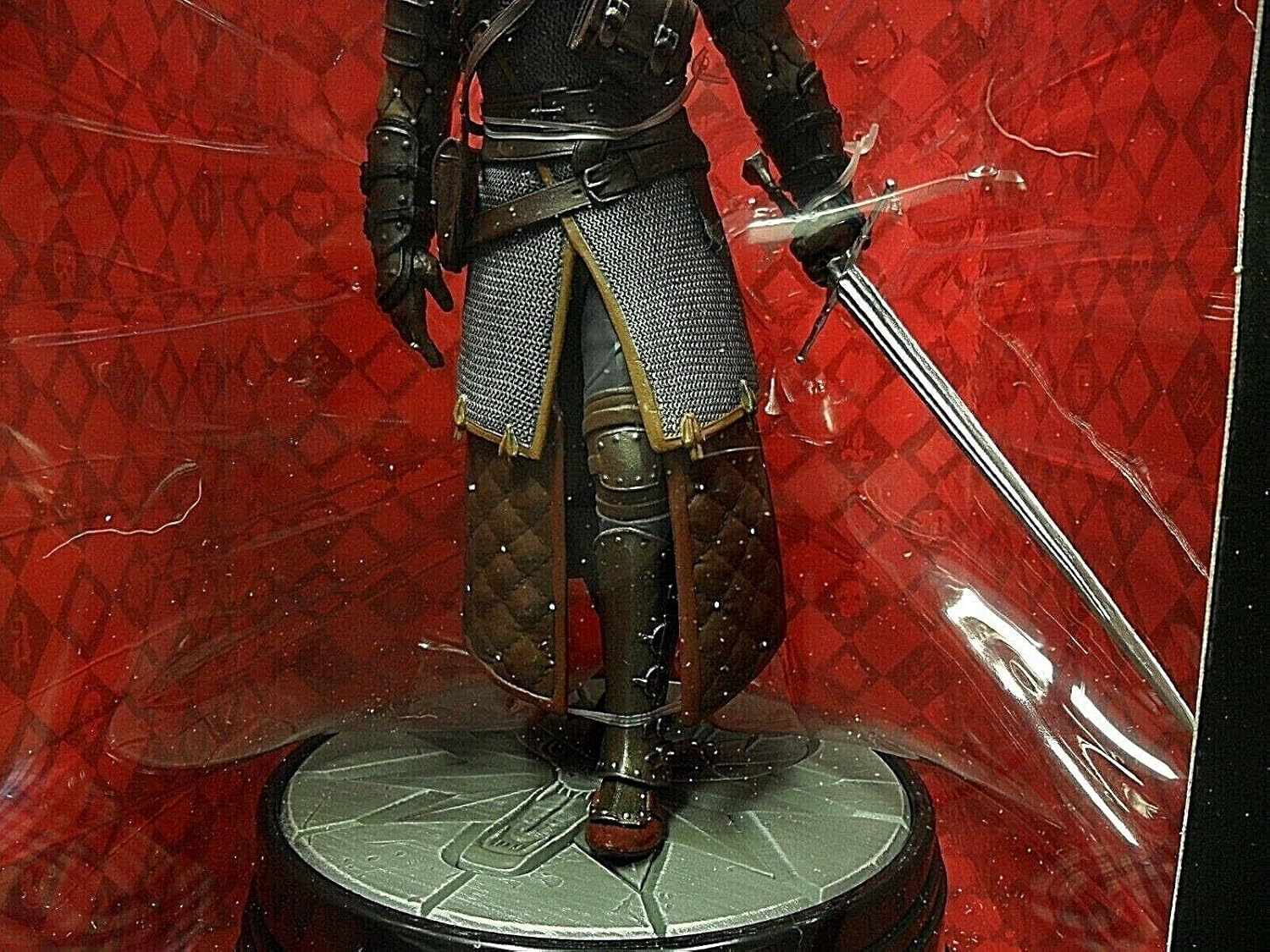 Dark Horse Comics the Witcher 3: Wild Hunt: Geralt Grandmaster Ursine Action Figure, 9.5-Inch Height