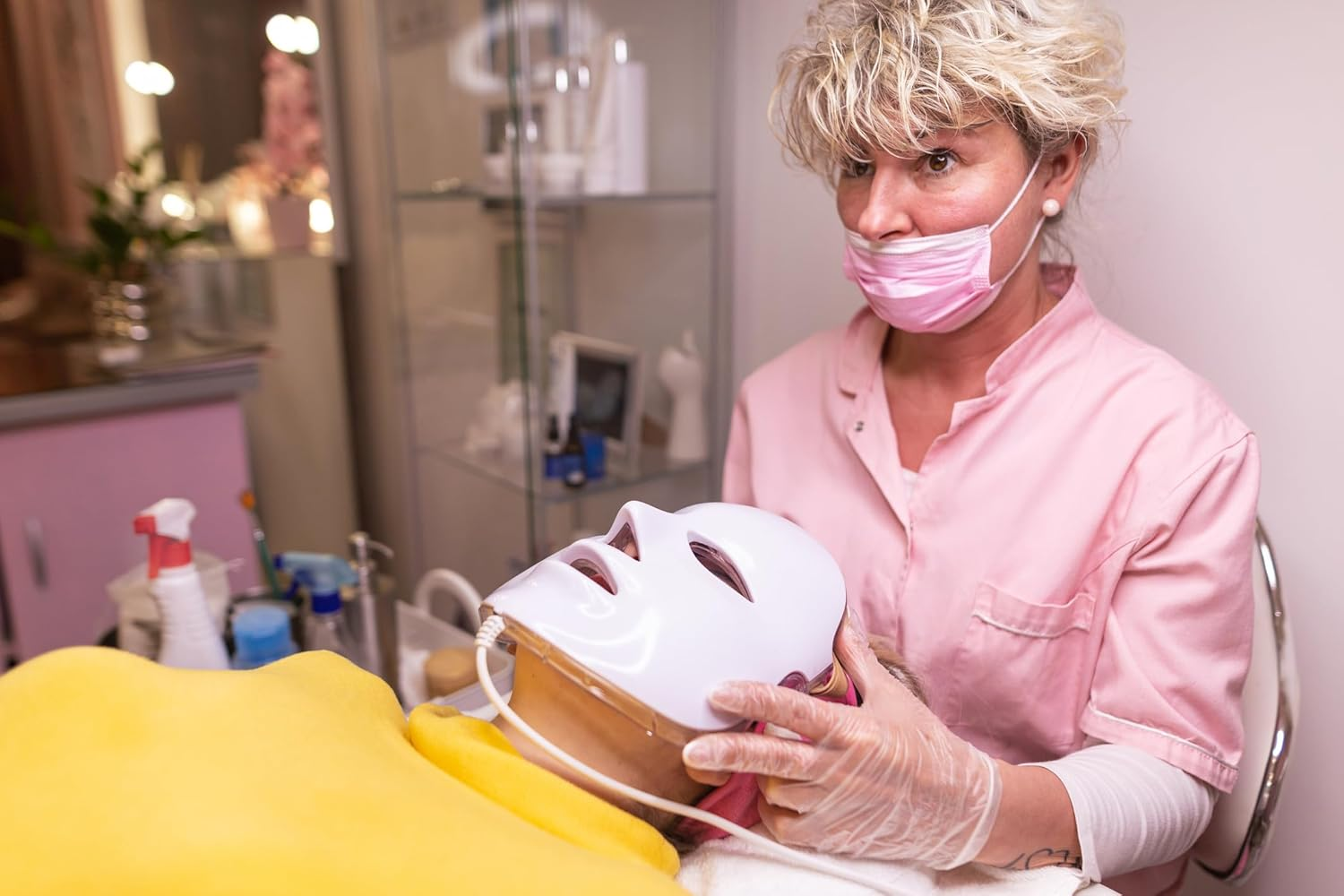 Aphrona FDA Cleared LED Facial Skin Care Mask MOONLIGHT PRO 7 Color Treatment Photon Mask (White)