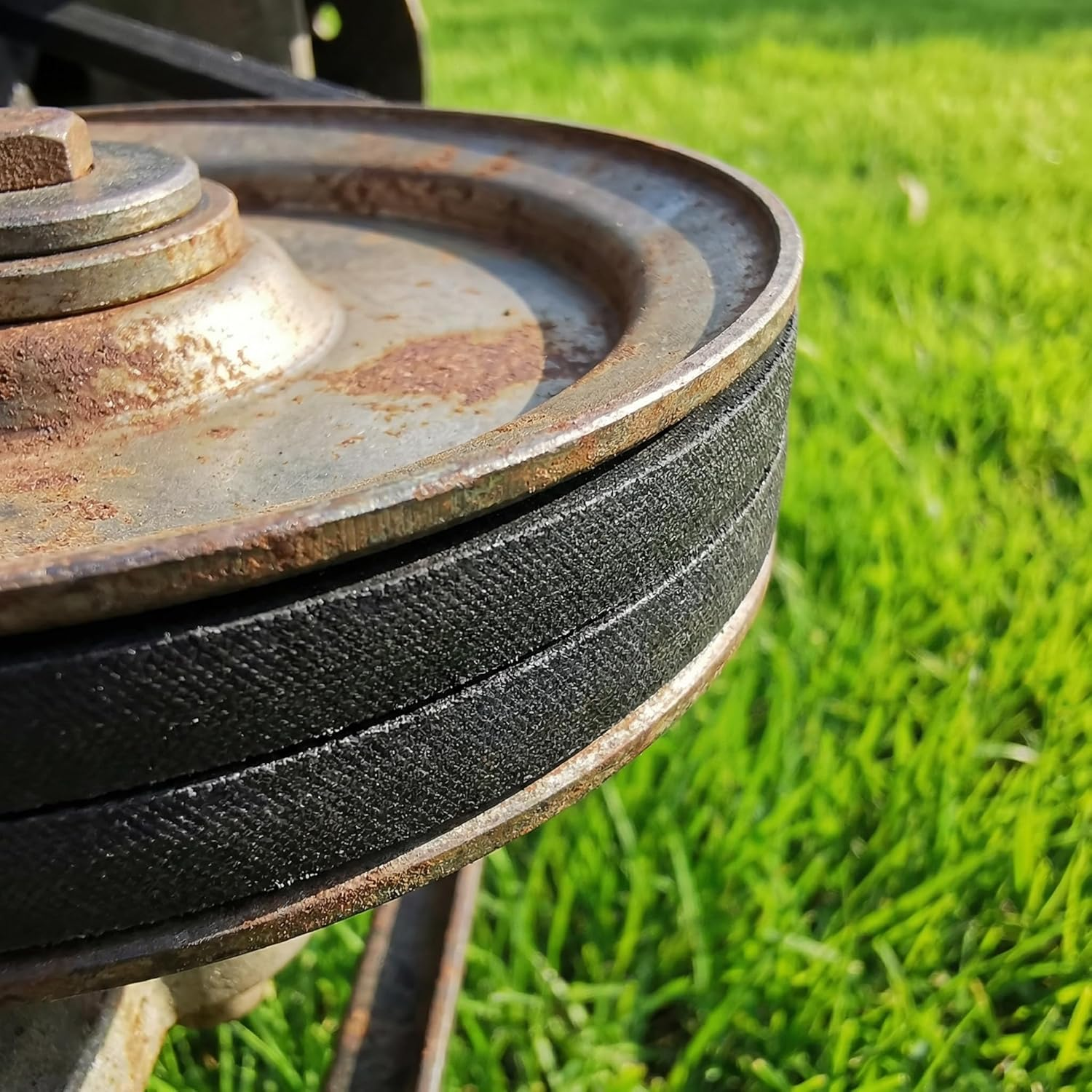 115-4669 Drive V-Belt 3/8" X 33 1/4" for Toro Recycler 22'' 20332, 20333, 20334 and 20338Lawn Mower image number 2