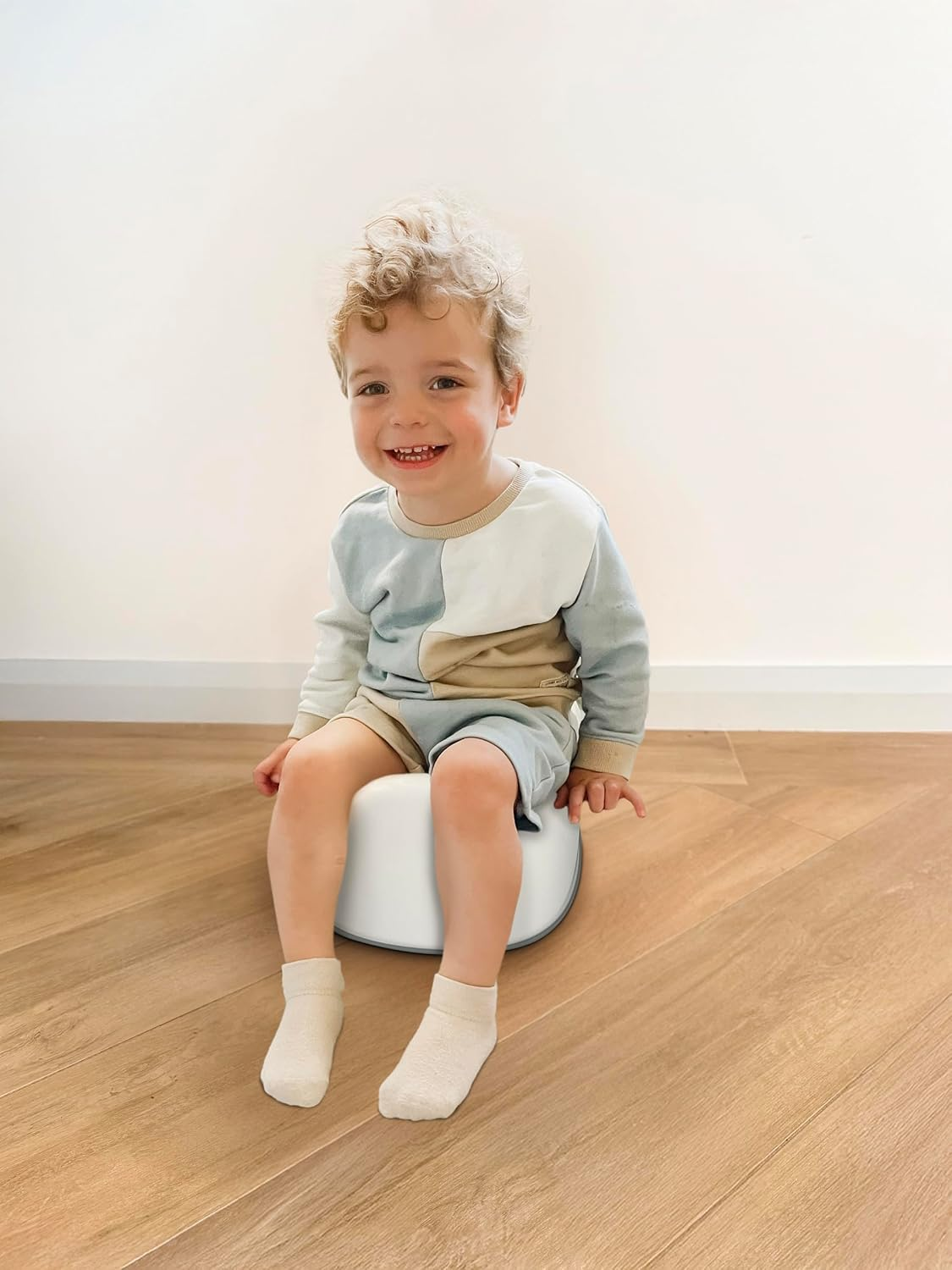 Dreambaby My First Stage Potty, anti Slip Potty, Compact and Lightweight, anti Splash Guard, 18 Months to Maximum 25Kg - Bright White/Grey image number 1