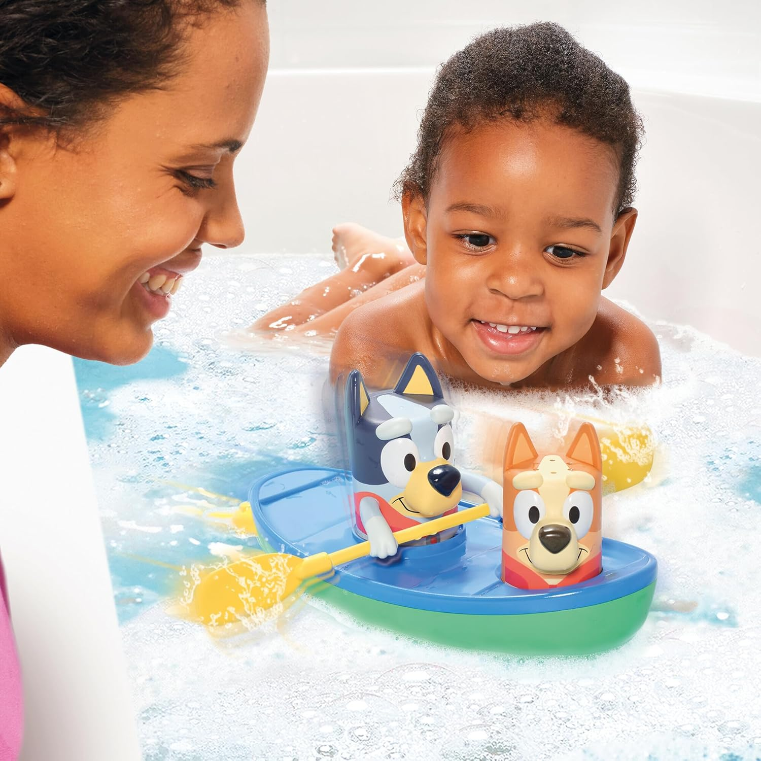 Toomies Bluey Canoe | Bluey and Bingo Toddler Bath Toys in Canoe with Pull Cord Activated Bluey Paddling Action | Officially Licensed Bluey Toys | Toddlertoys for 18 Month Old Plus image number 2