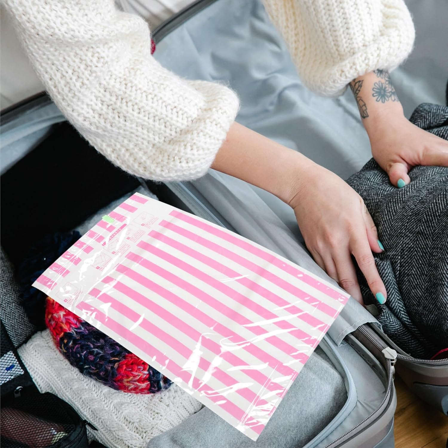 Cabilock 10Pcs Hand-Rolled Vacuum Compression Bags for Travel Space Saver Storage Bags for Packing Clothes in Luggage Suitcase image number 6