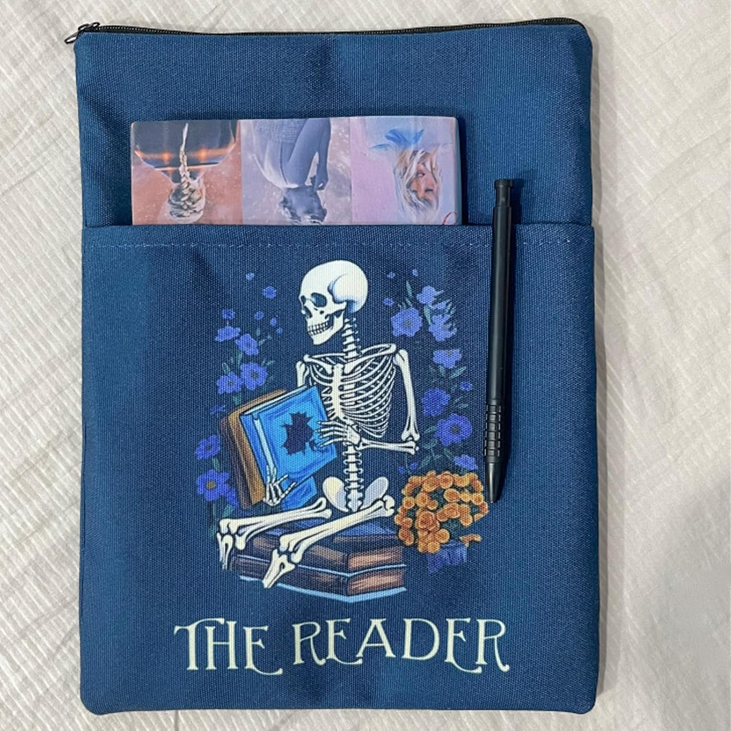 Bookworm Gift Tarot Card Book Cover the Reader Book Sleeve Pouch for Bookish (The Reader Navy, Medium)
