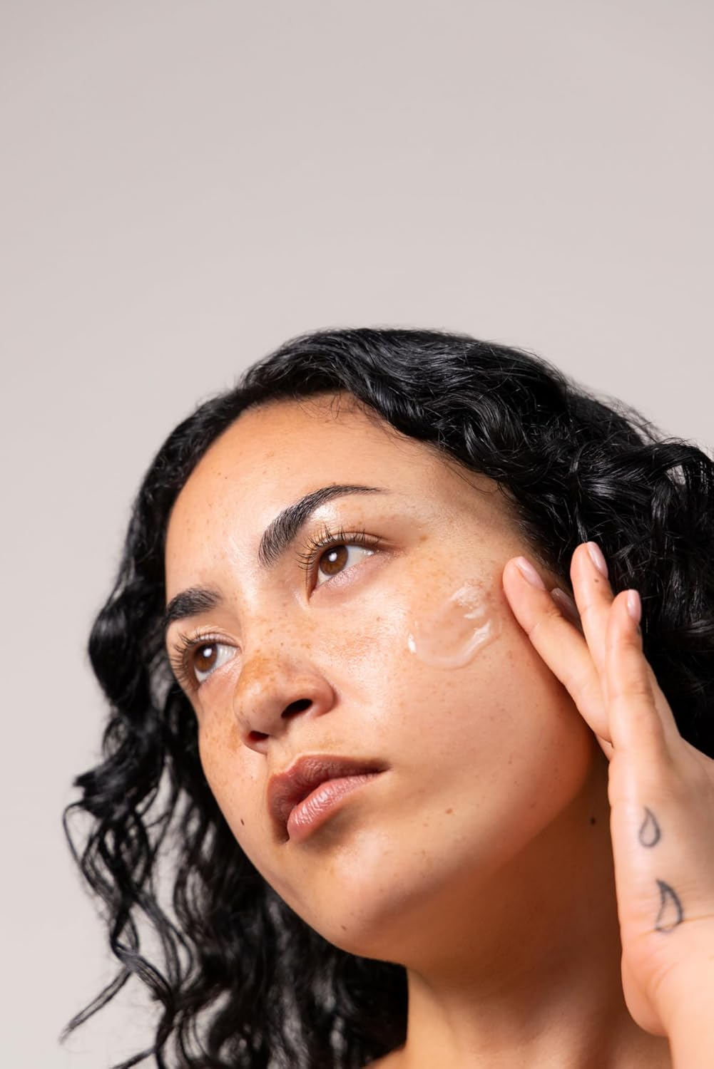 Software Hyaluronic Complex Serum 30Ml | Lightweight Hydrating Hyaluronic Serum for Plump, Dewy Skin with Four Types of Hyaluronic Acid | Lightweight Hydration for All Skin Types image number 5