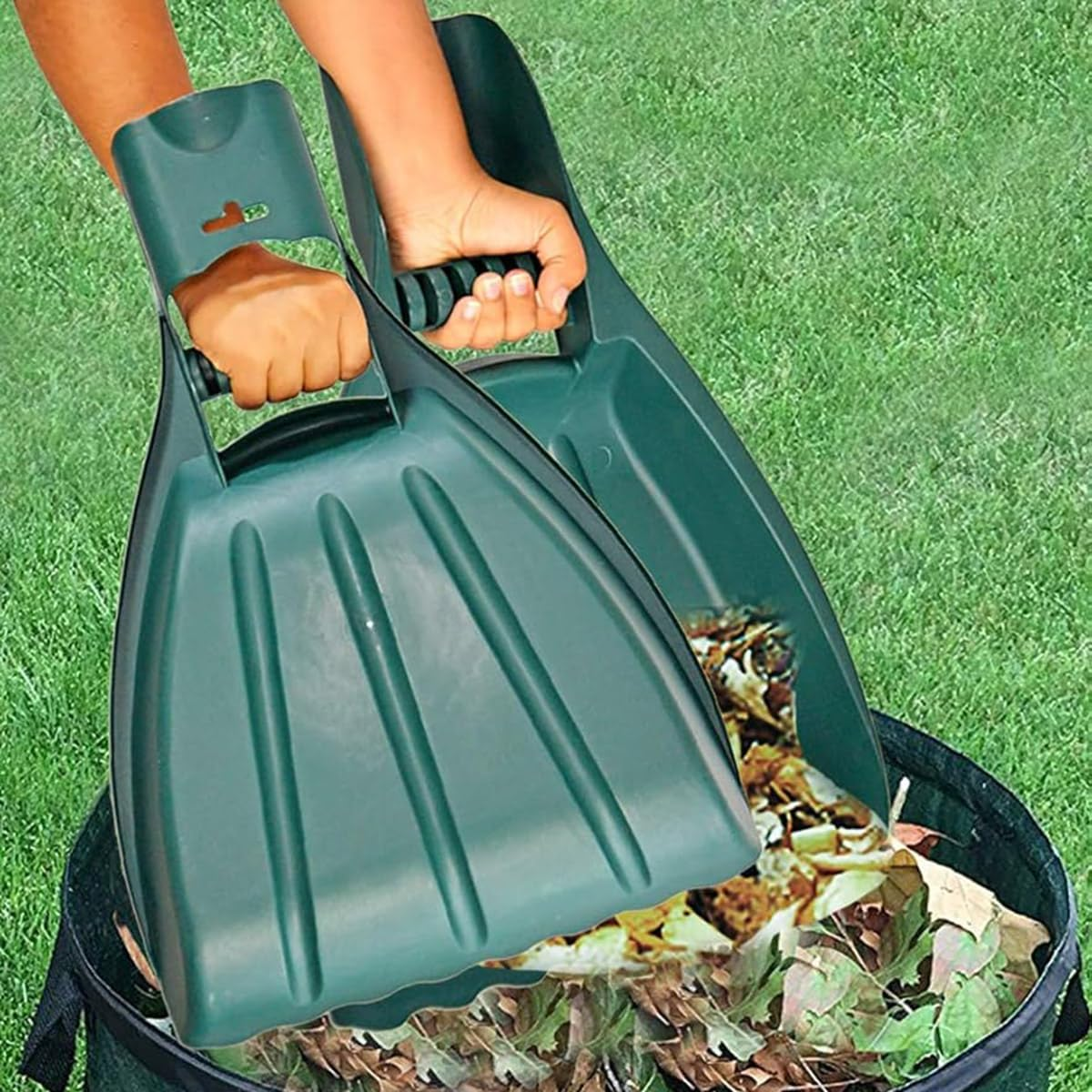 AIMALL 2PCS Large Leaf Grabbers &ndash; 19.7In Plastic Garden Rake for Lawn and Yard Cleaning, Durable Handheld Leaf Collectors with Easy-Grip and Hanging Hole