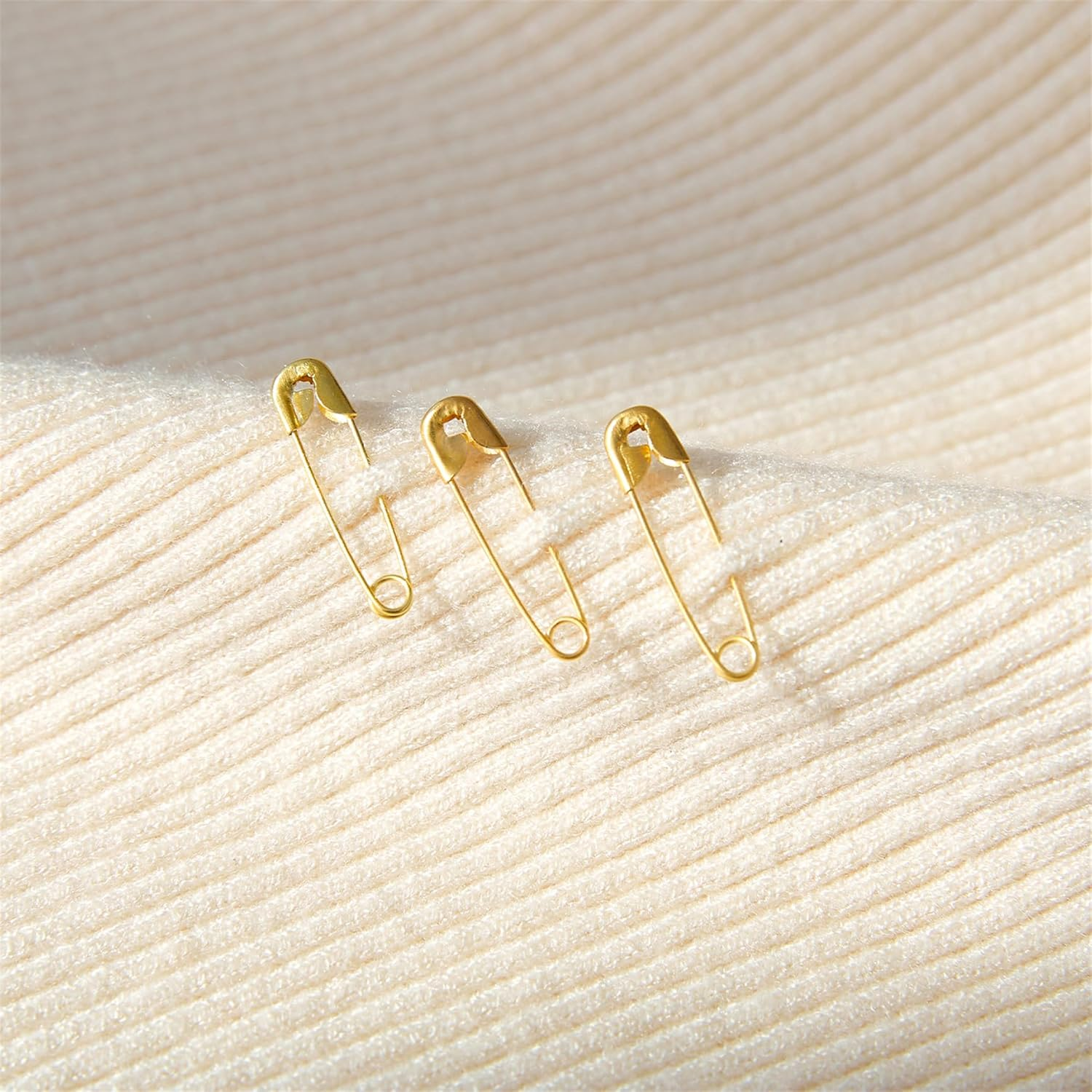 19Mm Mini Safety Pins - Pack of 200Pcs Small Gold Safety Pins- Versatile Clothing Tag Pins for Repair, Crafting & Fashion Accessories Making in a PP Box image number 3