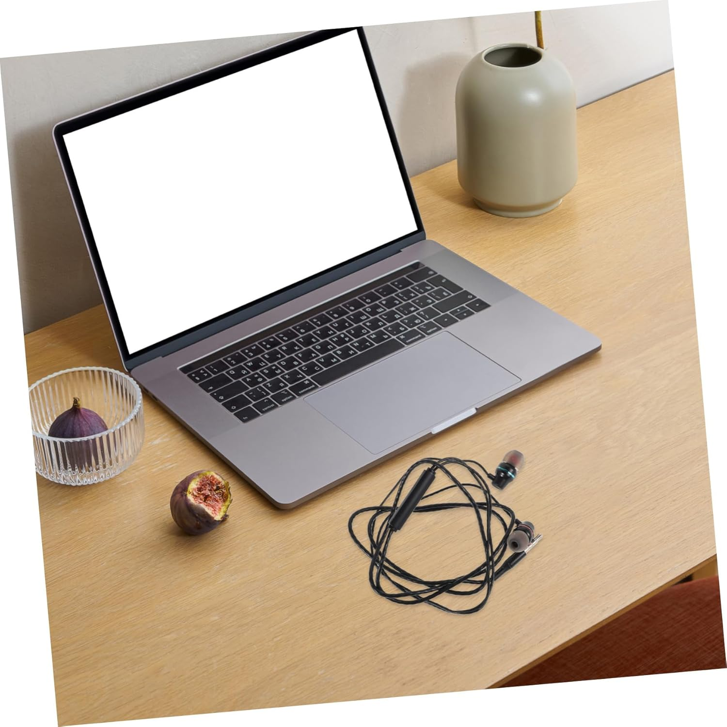 MOLUCKFU Ear Wired Headphones with Mic and Volume Control Compact Lightweight Earbuds Compatible with Smartphones Tablets Laptops Sound Durable TPE Design image number 5