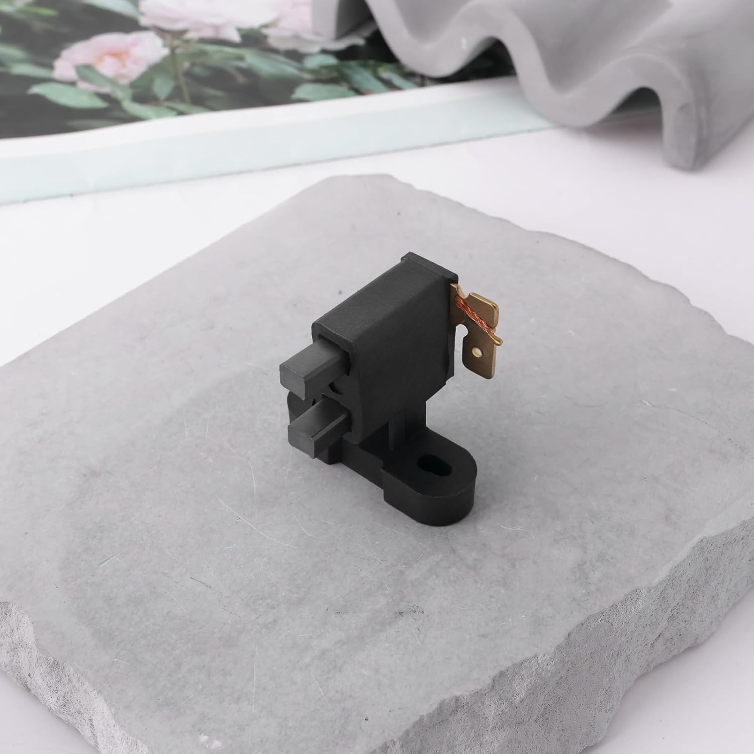 SG Store 5Pcs Carbon Brush Generator Carbon Brush Assembly Compatible with Predator Compatible with Champion Compatible with Generac 6500 8750 24Mm 5-9KW image number 1